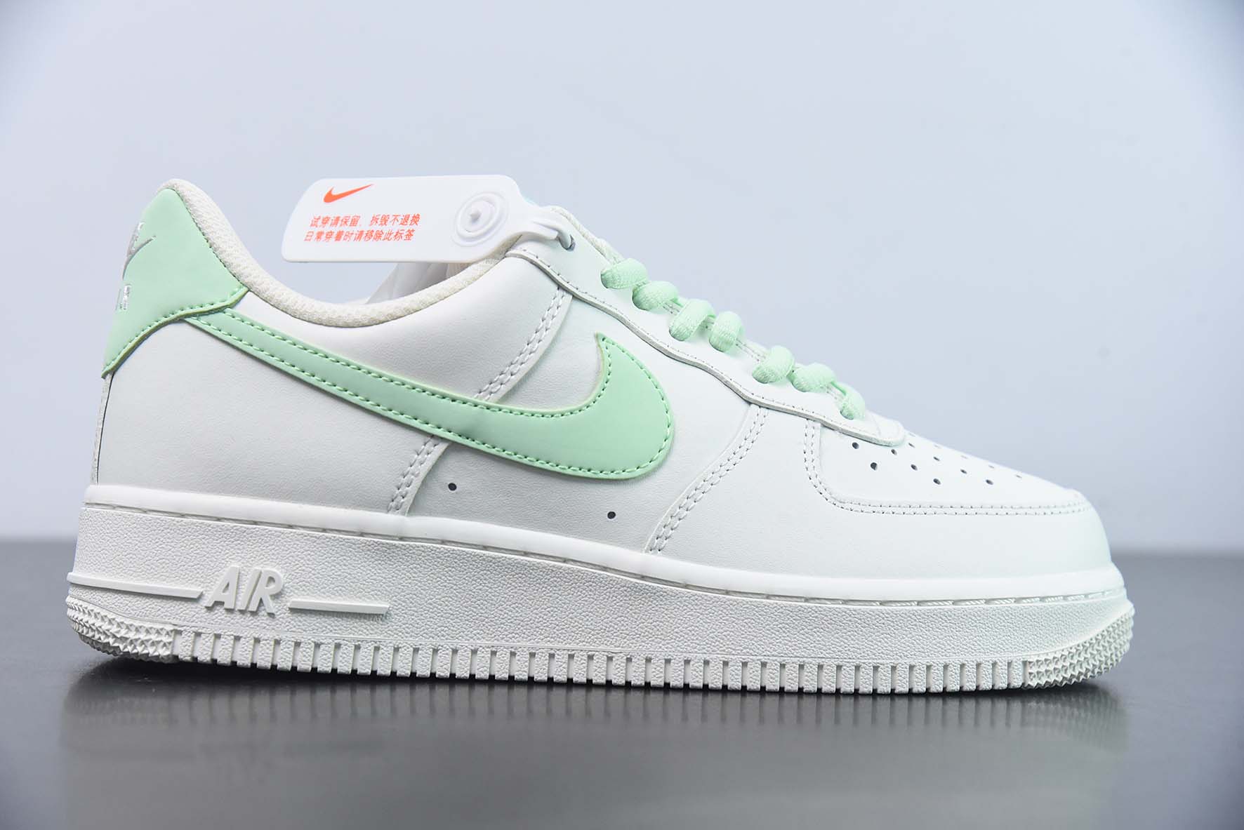 NK Air Force 1 空军一号低帮运动休闲板鞋白蒂芙尼绿 货号：CQ5059-223