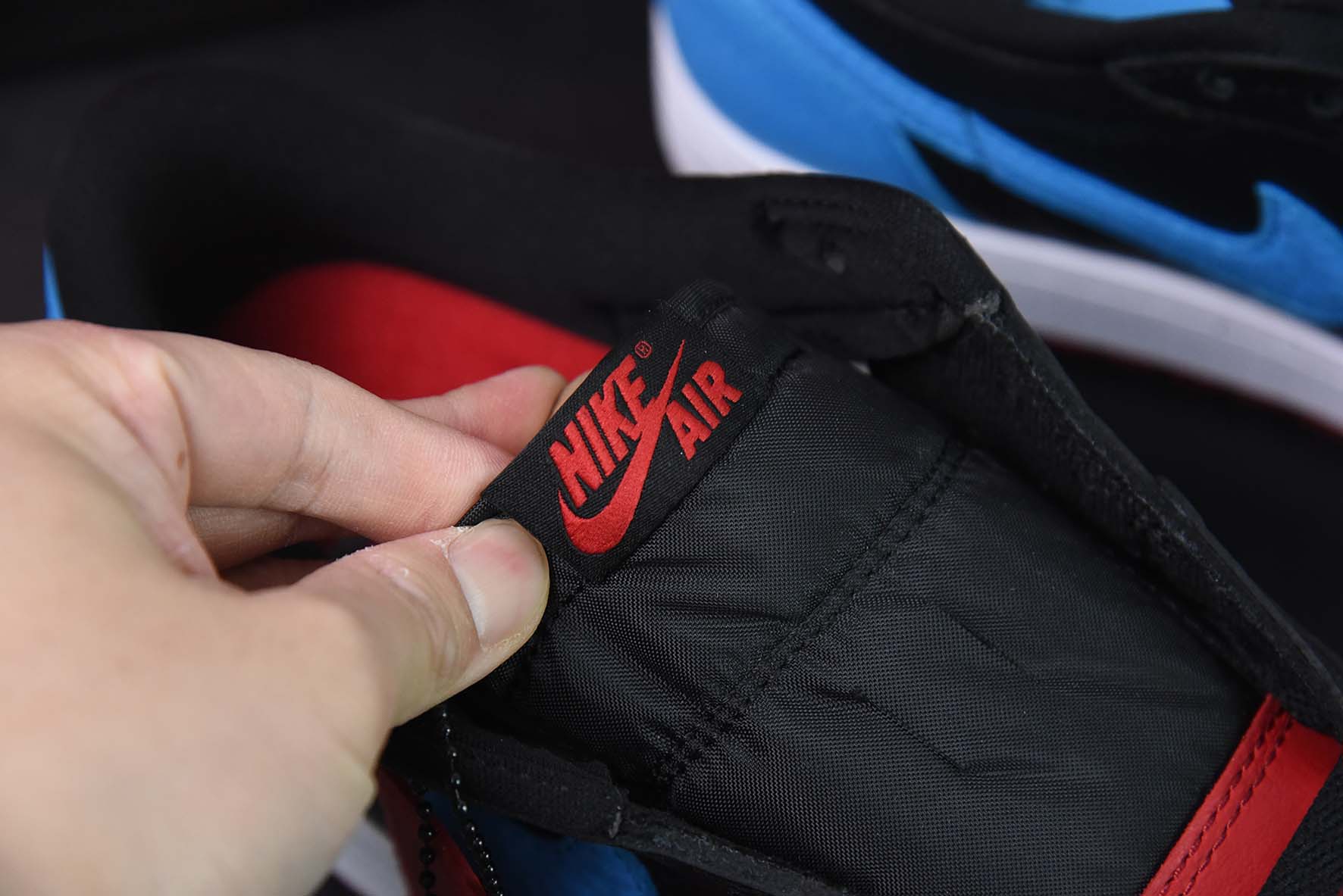 Air Jordan 1 Low OG AJ1反转警灯 黑红蓝 低帮篮球鞋 货号：CZ0775-046