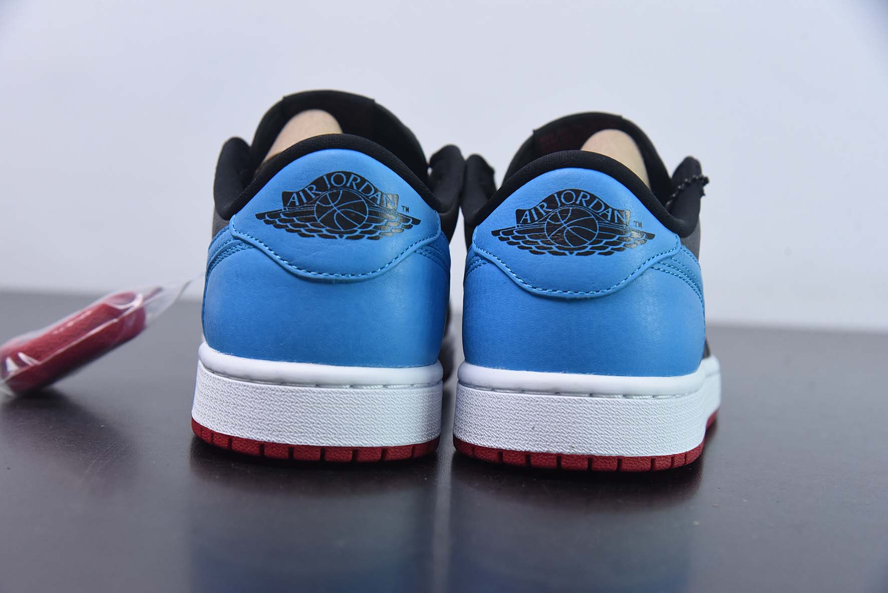 Air Jordan 1 Low OG AJ1反转警灯 黑红蓝 低帮篮球鞋 货号：CZ0775-046