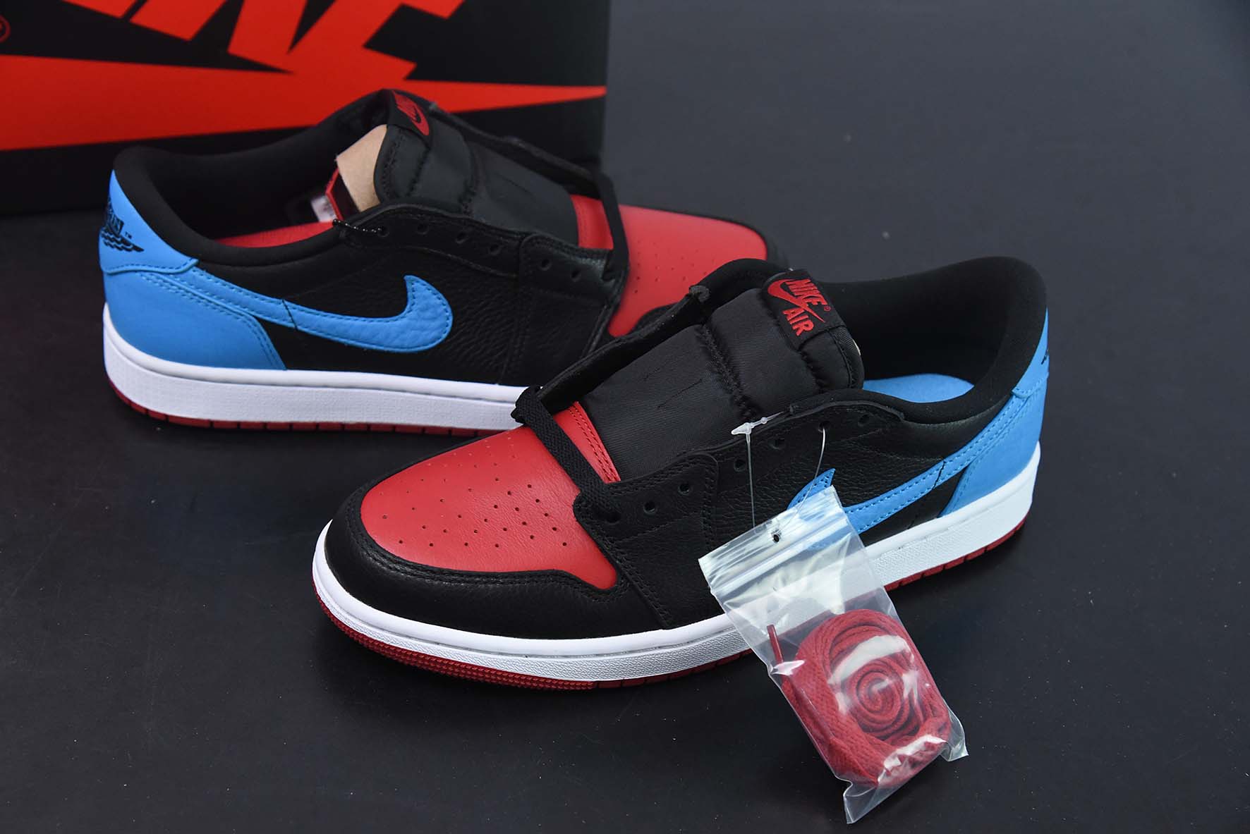 Air Jordan 1 Low OG AJ1反转警灯 黑红蓝 低帮篮球鞋 货号：CZ0775-046