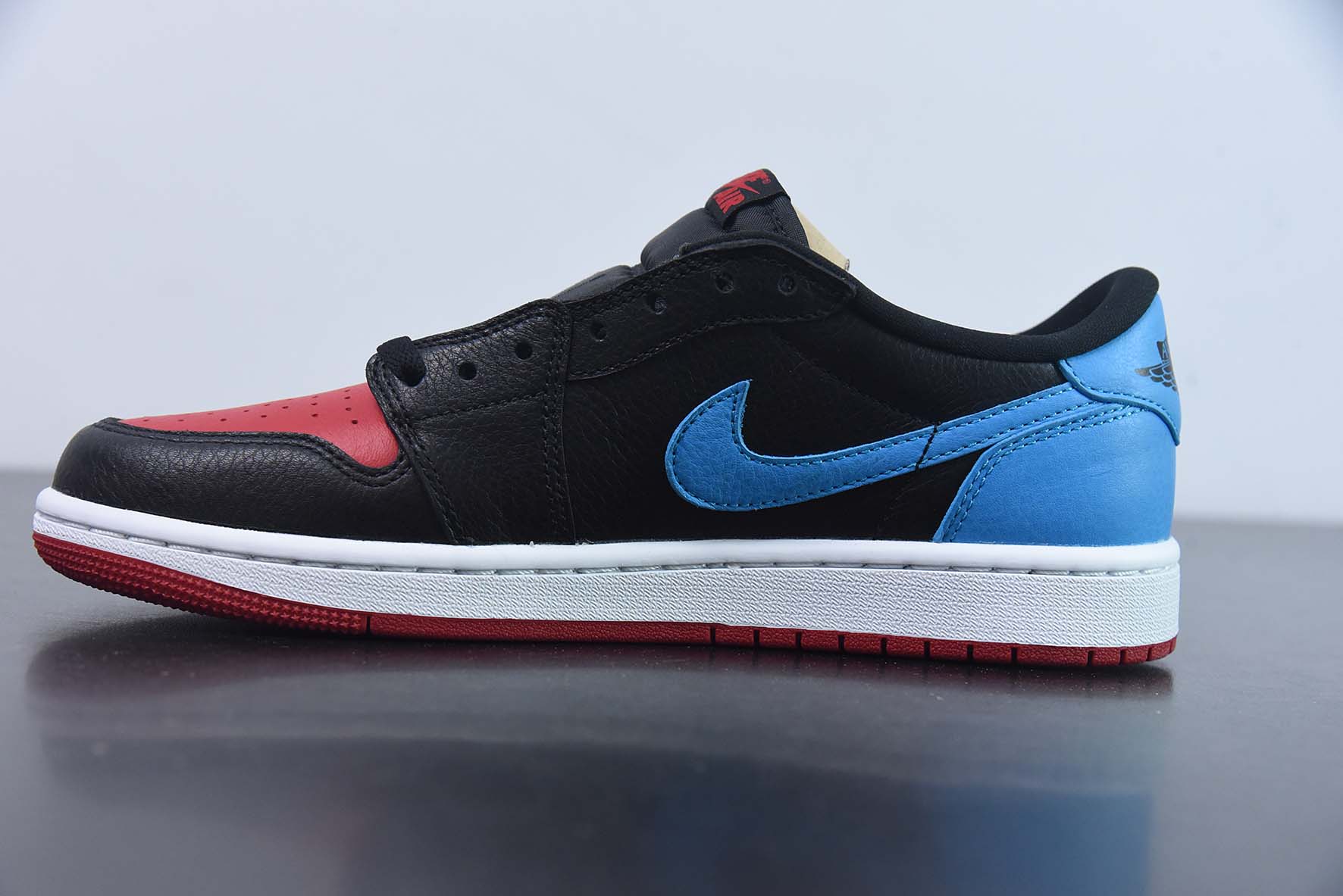 Air Jordan 1 Low OG AJ1反转警灯 黑红蓝 低帮篮球鞋 货号：CZ0775-046