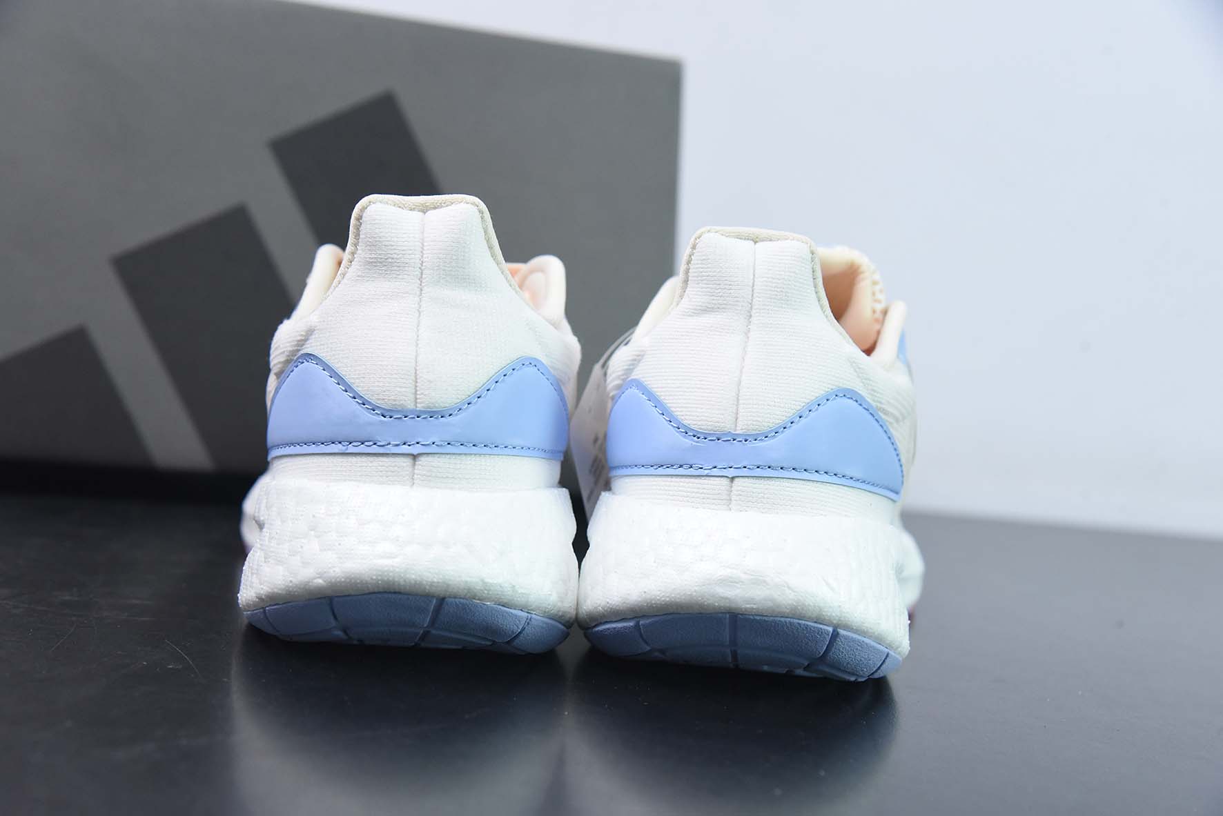 阿迪达斯 ADIDAS 超弹跑步系列 PUREBOOST 22 男女鞋新款稳定排汗减震回弹防滑耐磨跑步运动鞋跑步鞋 货号：HQ1419