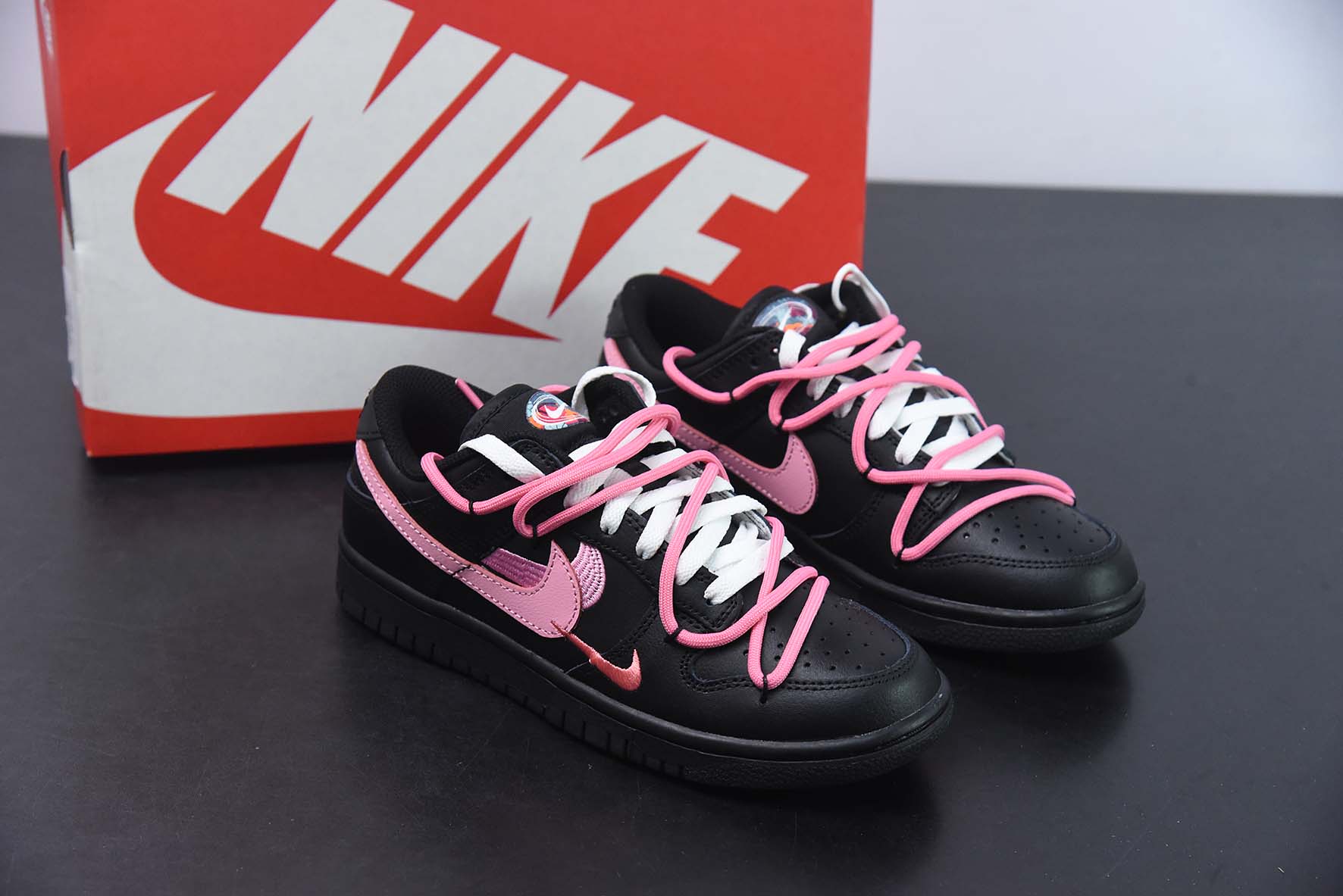 Nk Dunk Low "Multi Color" 活力三勾 定制版解构绑带休闲板鞋 货号：FD4623-145