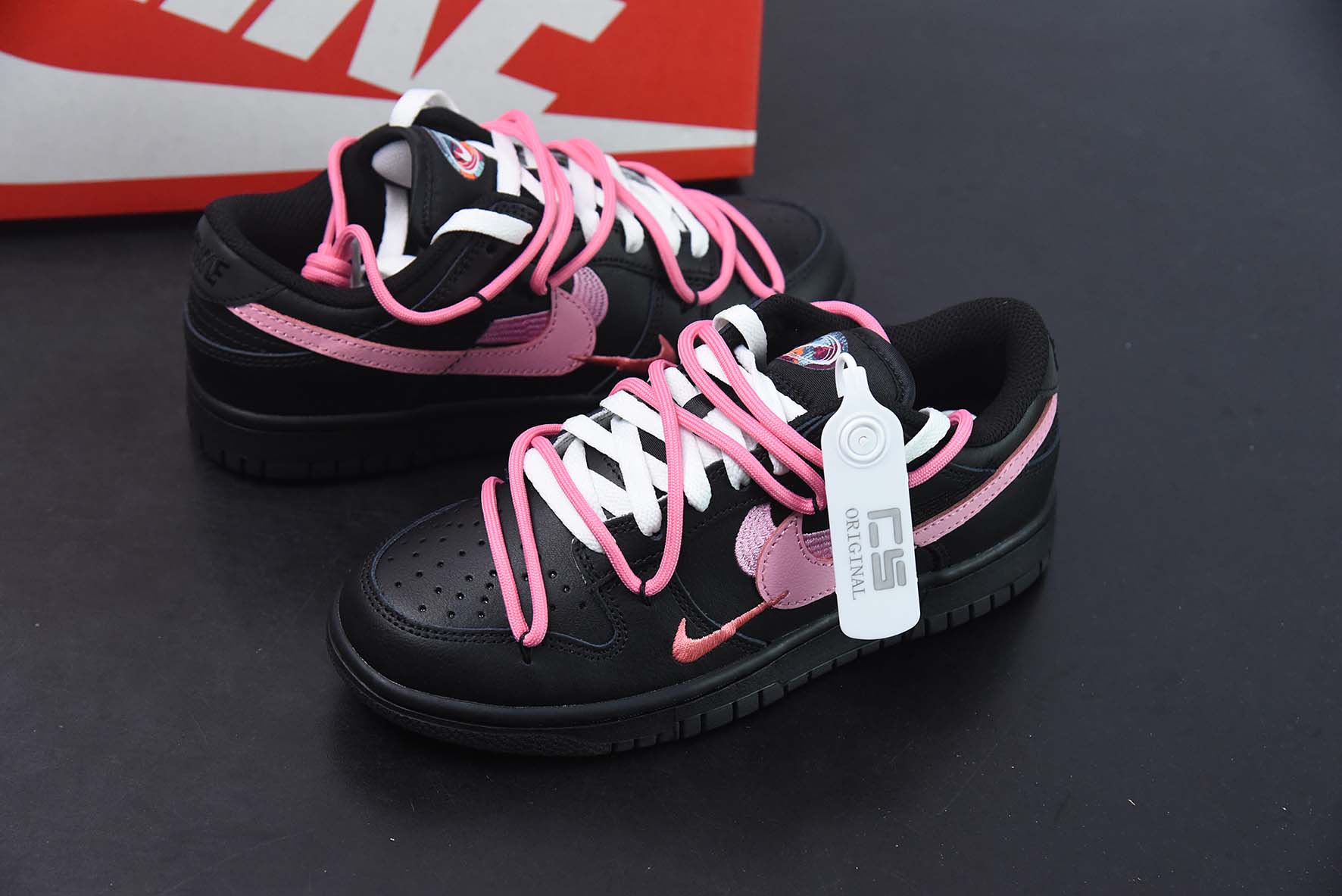 Nk Dunk Low "Multi Color" 活力三勾 定制版解构绑带休闲板鞋 货号：FD4623-145