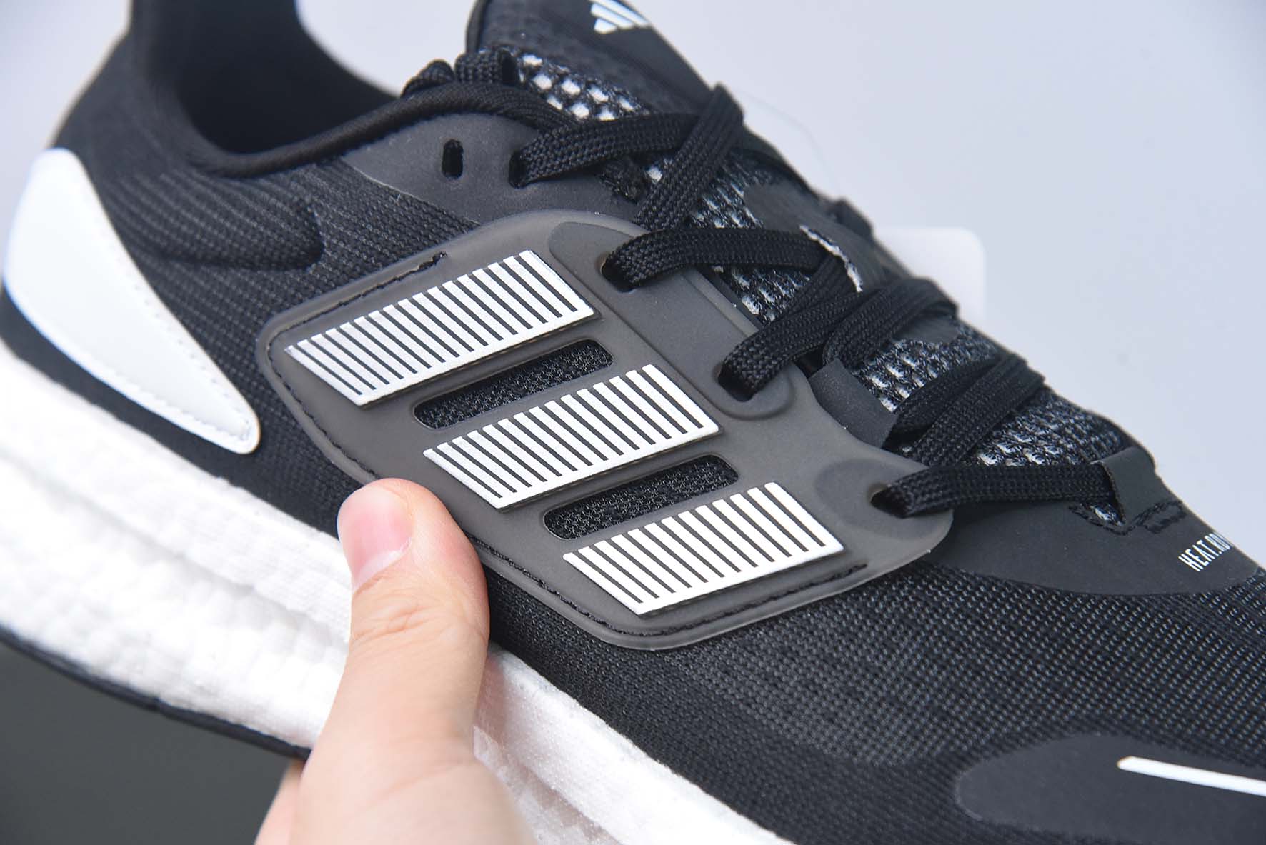 阿迪达斯 ADIDAS 超弹跑步系列 PUREBOOST 22 男女鞋新款稳定排汗减震回弹防滑耐磨跑步运动鞋跑步鞋货号:HQ3982
