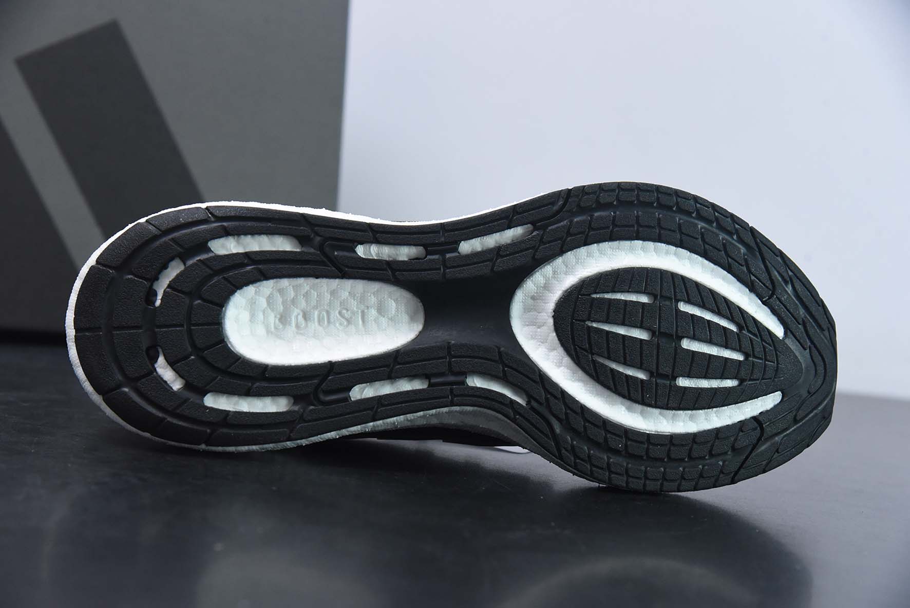 阿迪达斯 ADIDAS 超弹跑步系列 PUREBOOST 22 男女鞋新款稳定排汗减震回弹防滑耐磨跑步运动鞋跑步鞋货号:HQ3982