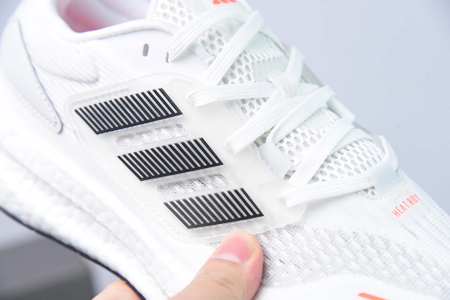 阿迪达斯 ADIDAS 超弹跑步系列 PUREBOOST 22 男女鞋新款稳定排汗减震回弹防滑耐磨跑步运动鞋跑步鞋货号:IG0909
