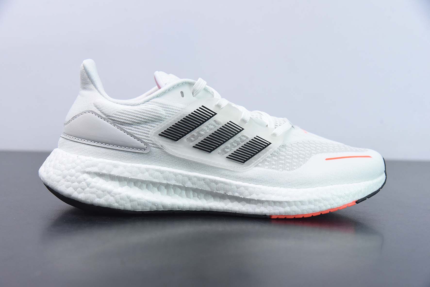阿迪达斯 ADIDAS 超弹跑步系列 PUREBOOST 22 男女鞋新款稳定排汗减震回弹防滑耐磨跑步运动鞋跑步鞋货号:IG0909