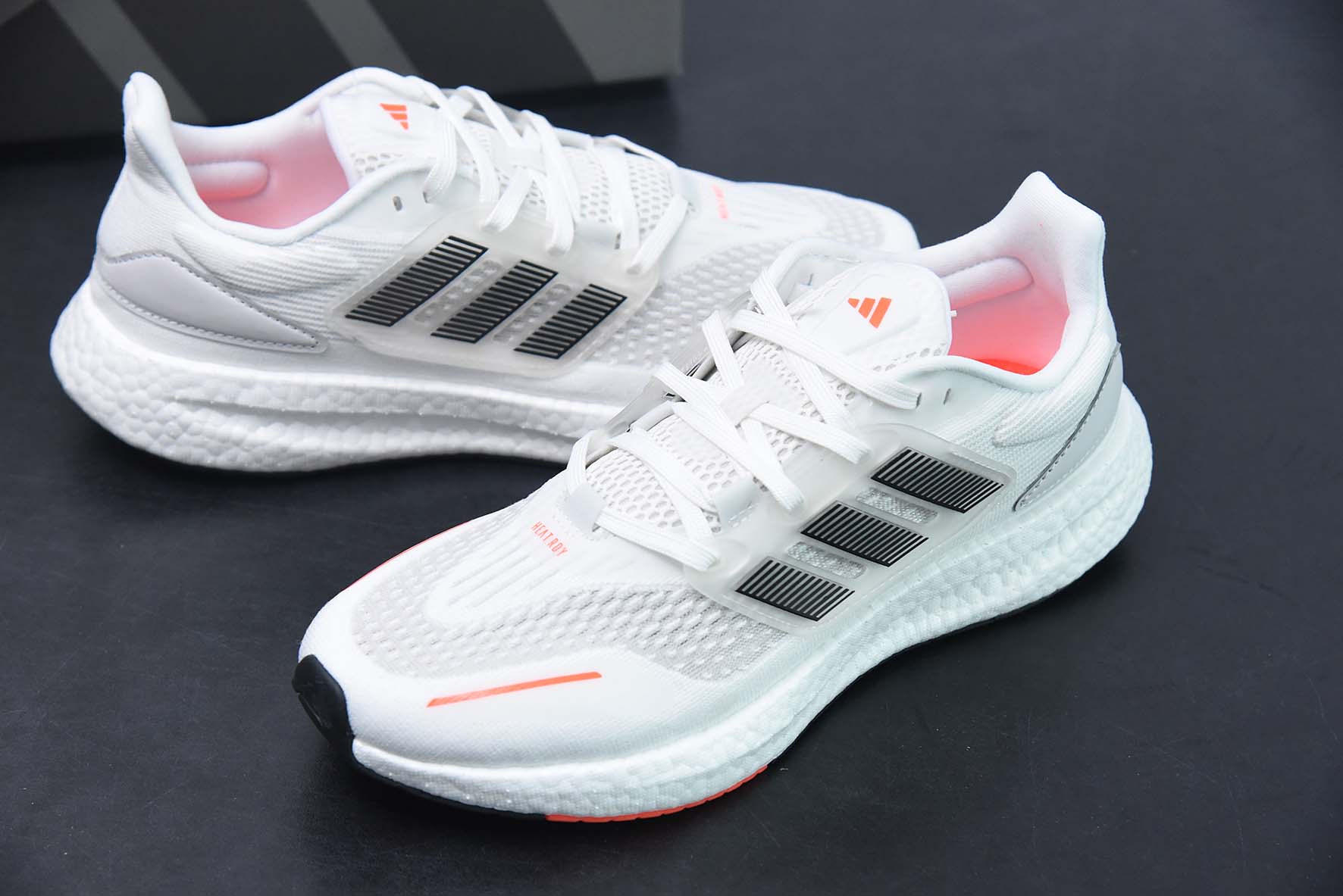 阿迪达斯 ADIDAS 超弹跑步系列 PUREBOOST 22 男女鞋新款稳定排汗减震回弹防滑耐磨跑步运动鞋跑步鞋货号:IG0909