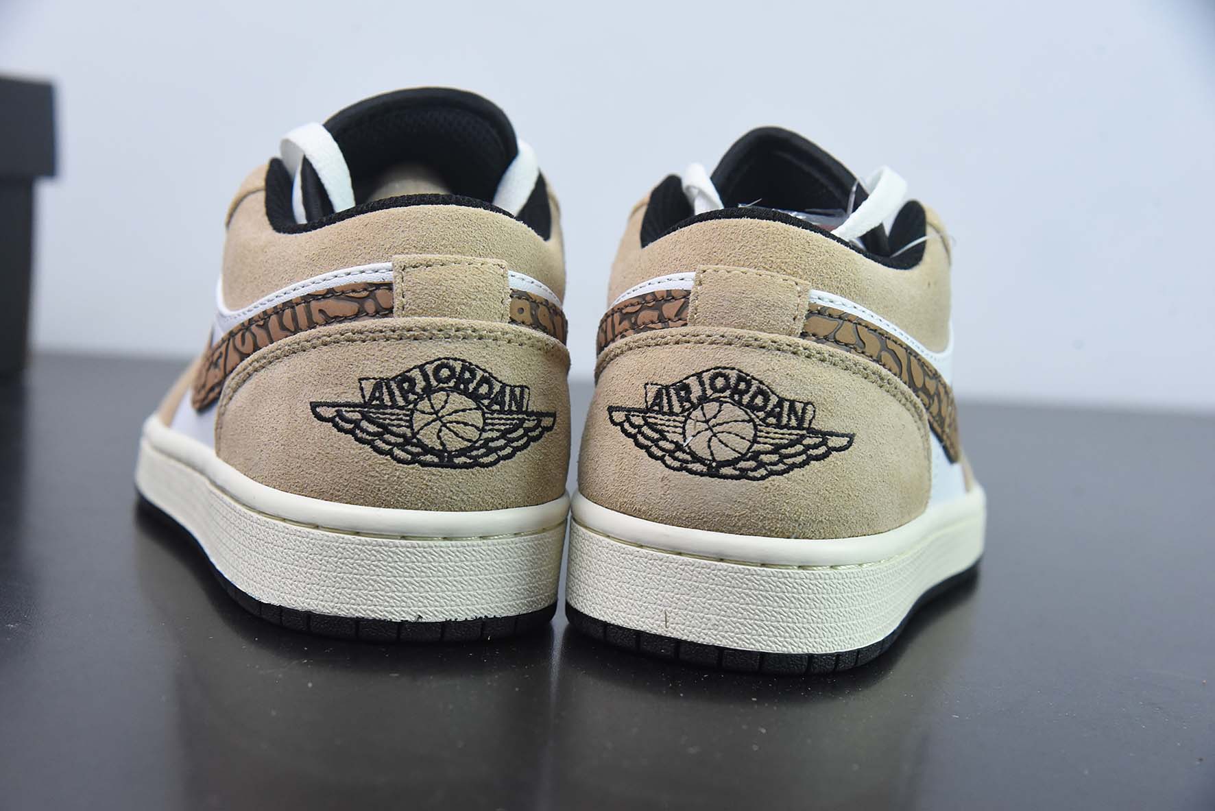 Air Jordan 1 Low 乔1低帮运动篮球鞋 货号：DZ4130-201