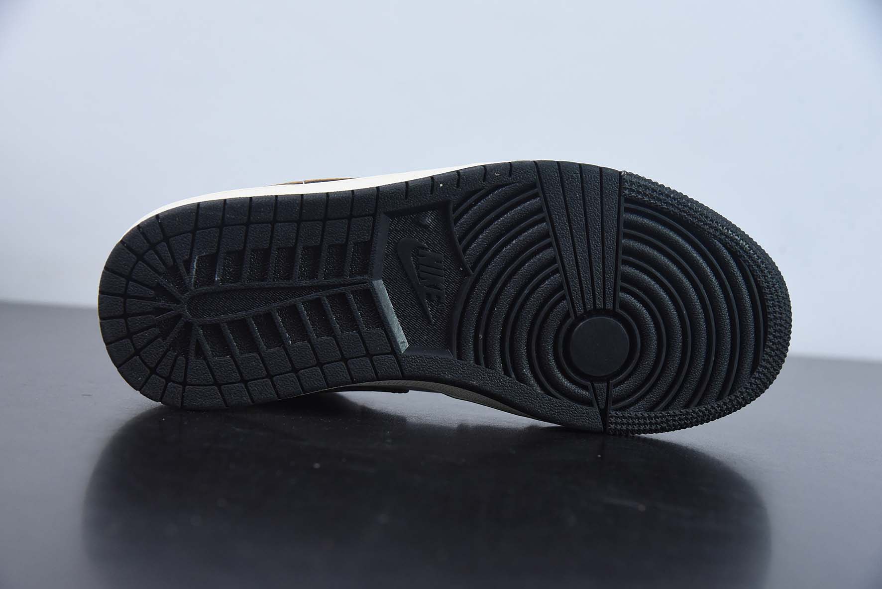 Air Jordan 1 Low 乔1低帮运动篮球鞋 货号：DZ4130-201