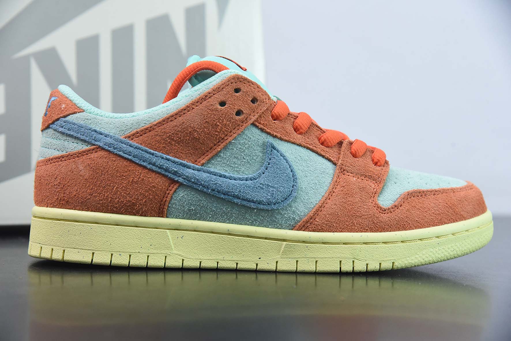 Nike SB Dunk Low Pro"Orange Aqua"扣篮系列低帮休闲运动滑板板鞋“翻毛湖水蓝亮橙”货号:DV5429-800