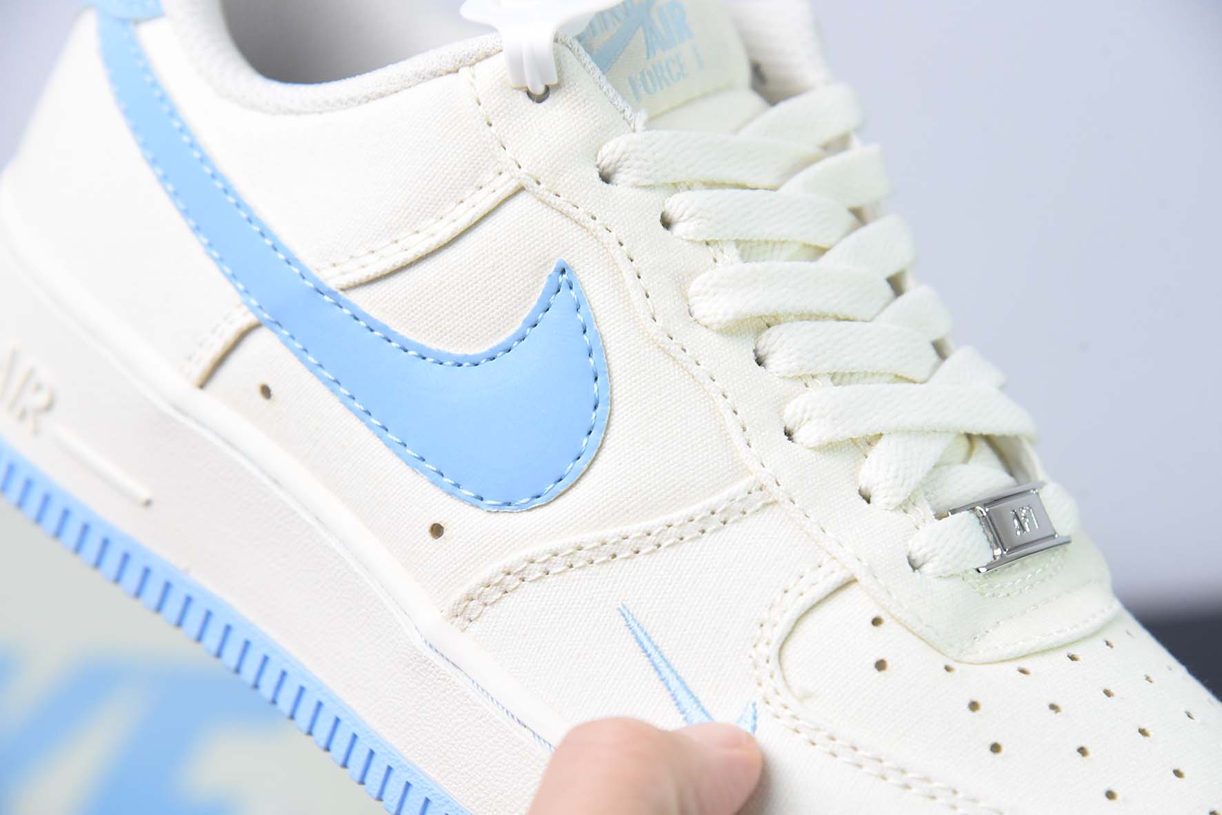 Nk Air Force 1'07 Low 天蓝小勾 布面空军一号低帮休闲板鞋 货号:ME0112-533