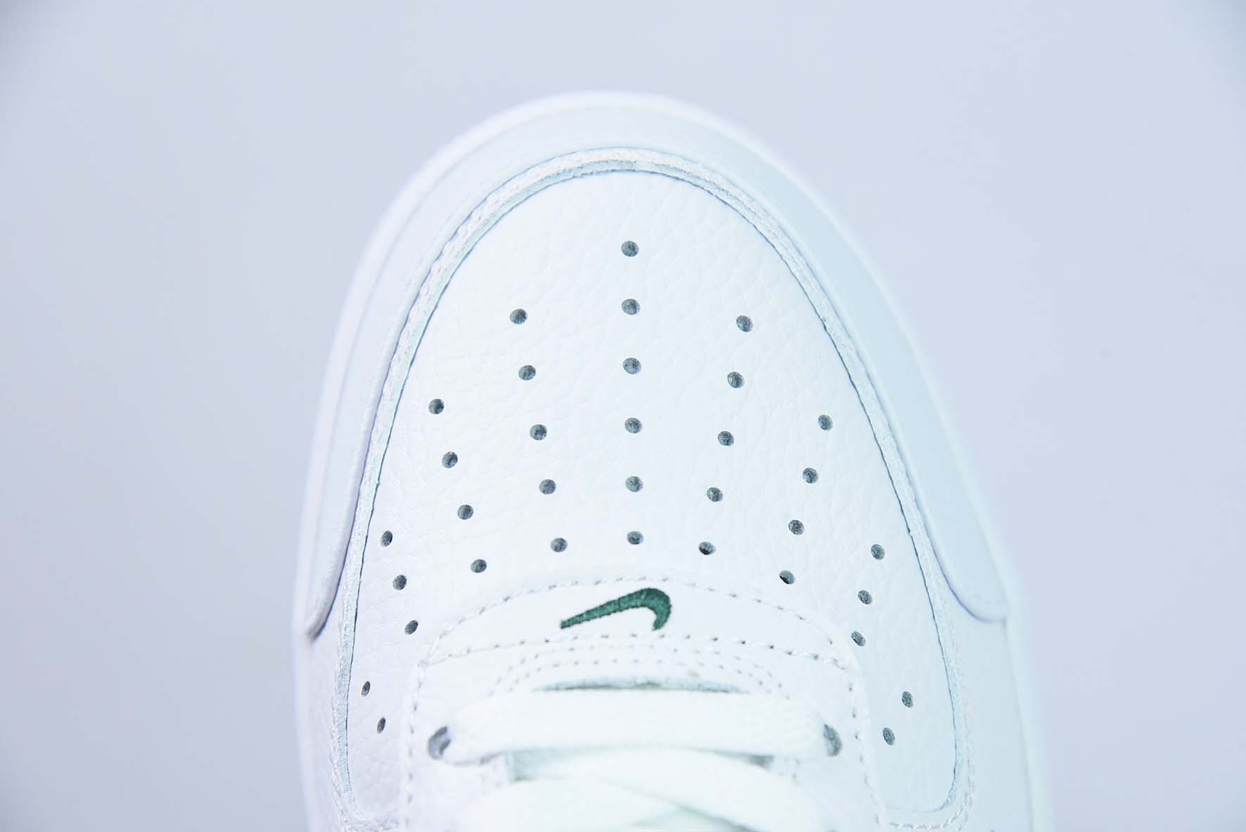 NK Air Force 1 Utility 白绿 空军一号低帮运动休闲板鞋 货号：CV3039-116