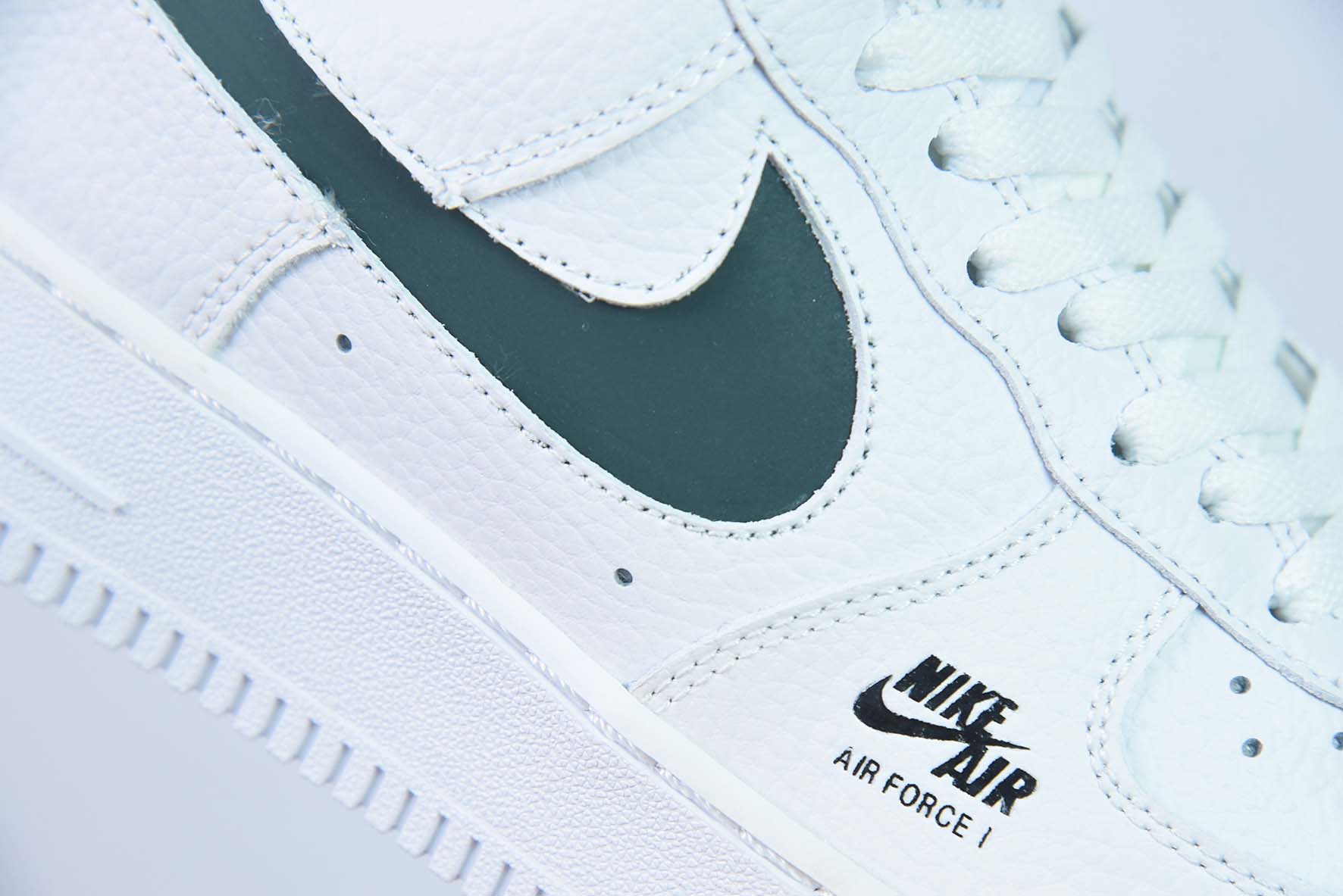 NK Air Force 1 Utility 白绿 空军一号低帮运动休闲板鞋 货号：CV3039-116