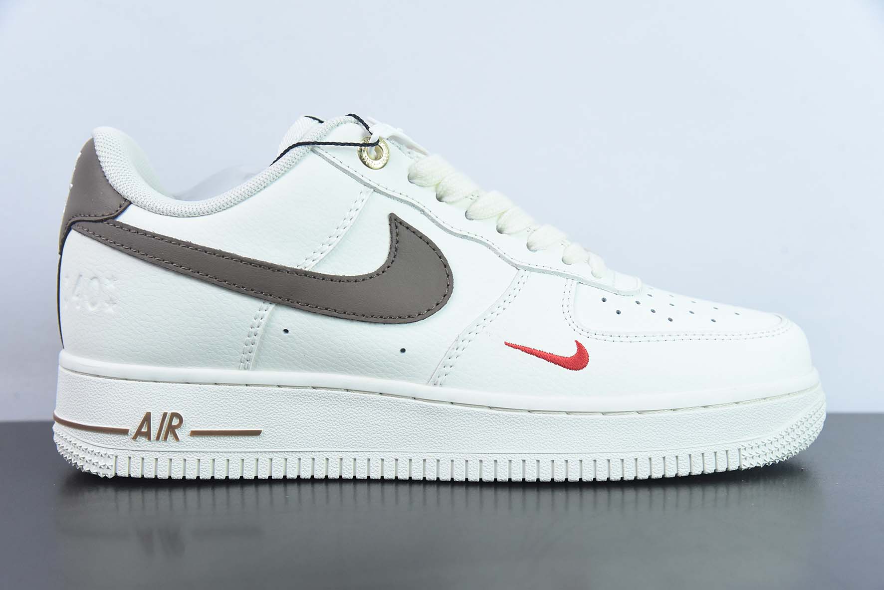 NIke Air Force 1 '07 Low “40周年纪念款--米白深咖”空军一号 低帮货号:DQ7658-102
