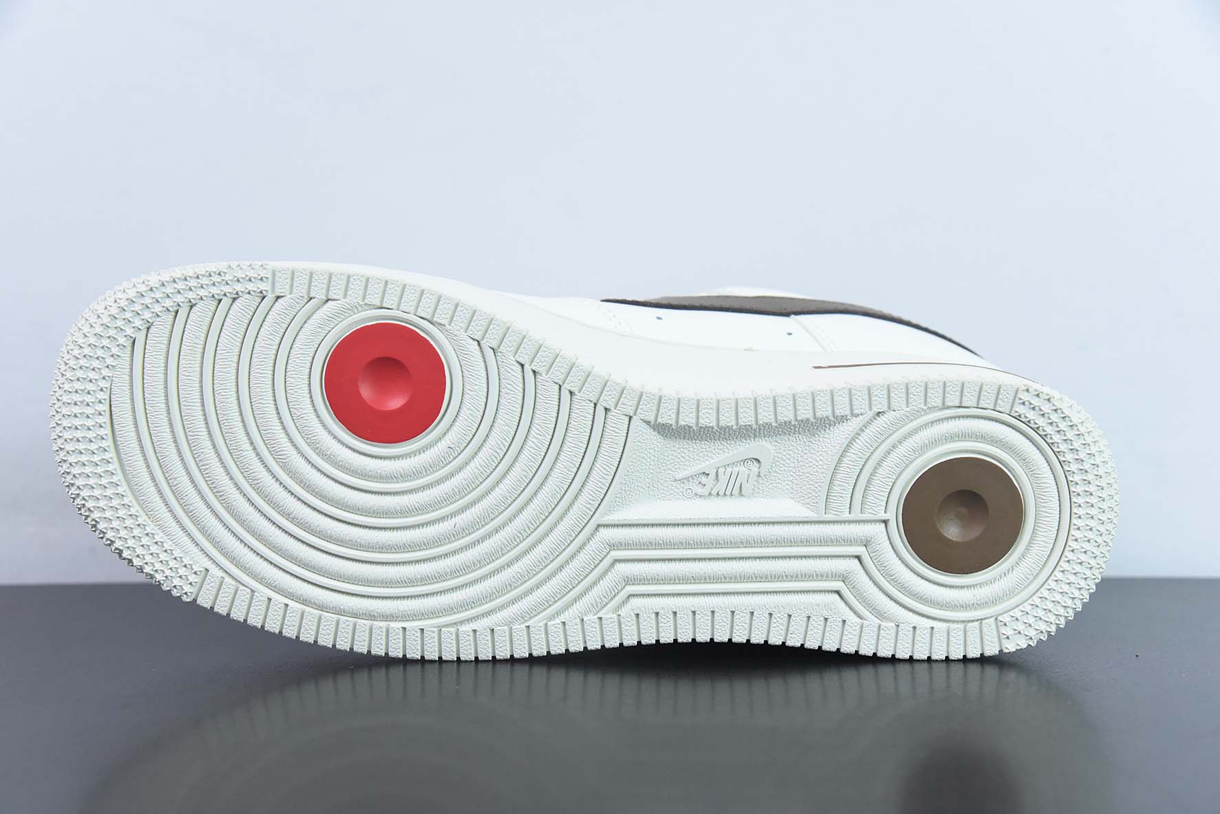 NIke Air Force 1 '07 Low “40周年纪念款--米白深咖”空军一号 低帮货号:DQ7658-102