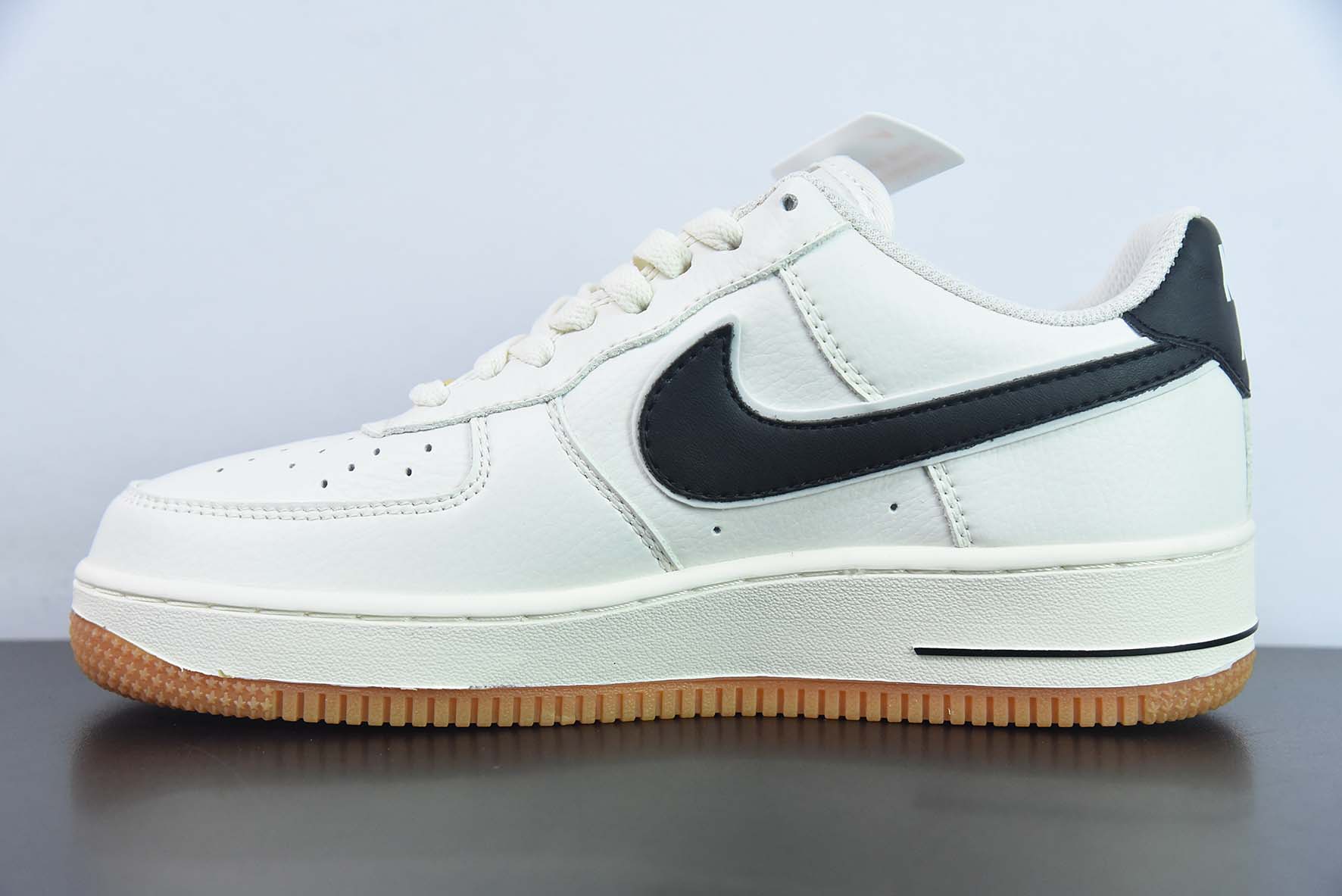 Nike Air Force 1’07 Low空军一号 40周年联名纪念款 米白黑小钩”货号WA0531-301