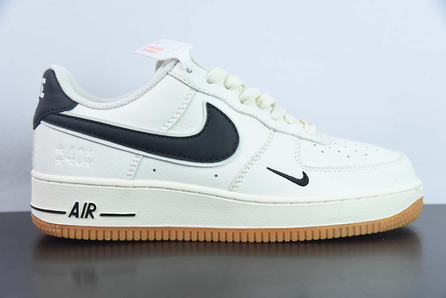 Nike Air Force 1’07 Low空军一号 40周年联名纪念款 米白黑小钩”货号WA0531-301