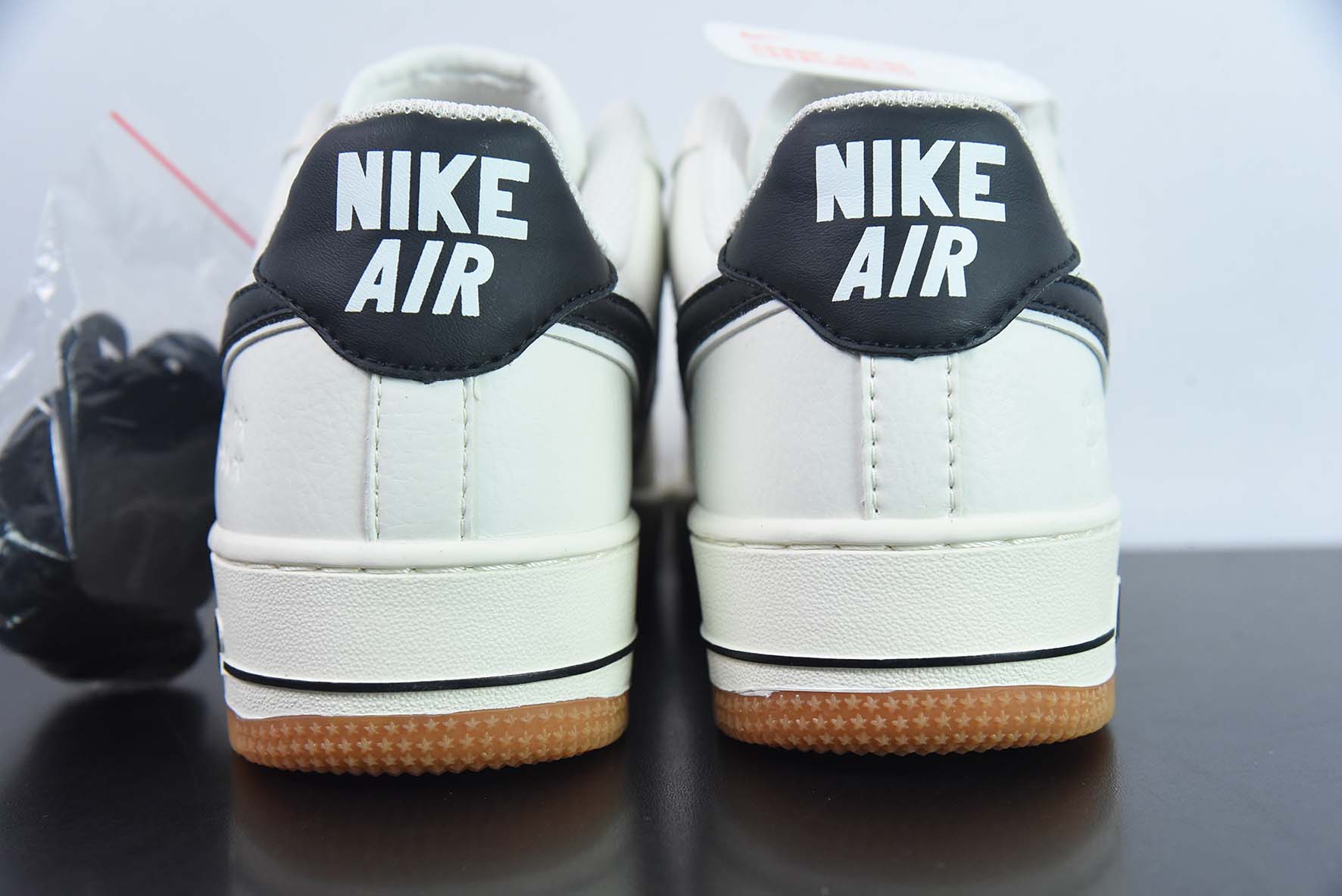 Nike Air Force 1’07 Low空军一号 40周年联名纪念款 米白黑小钩”货号WA0531-301