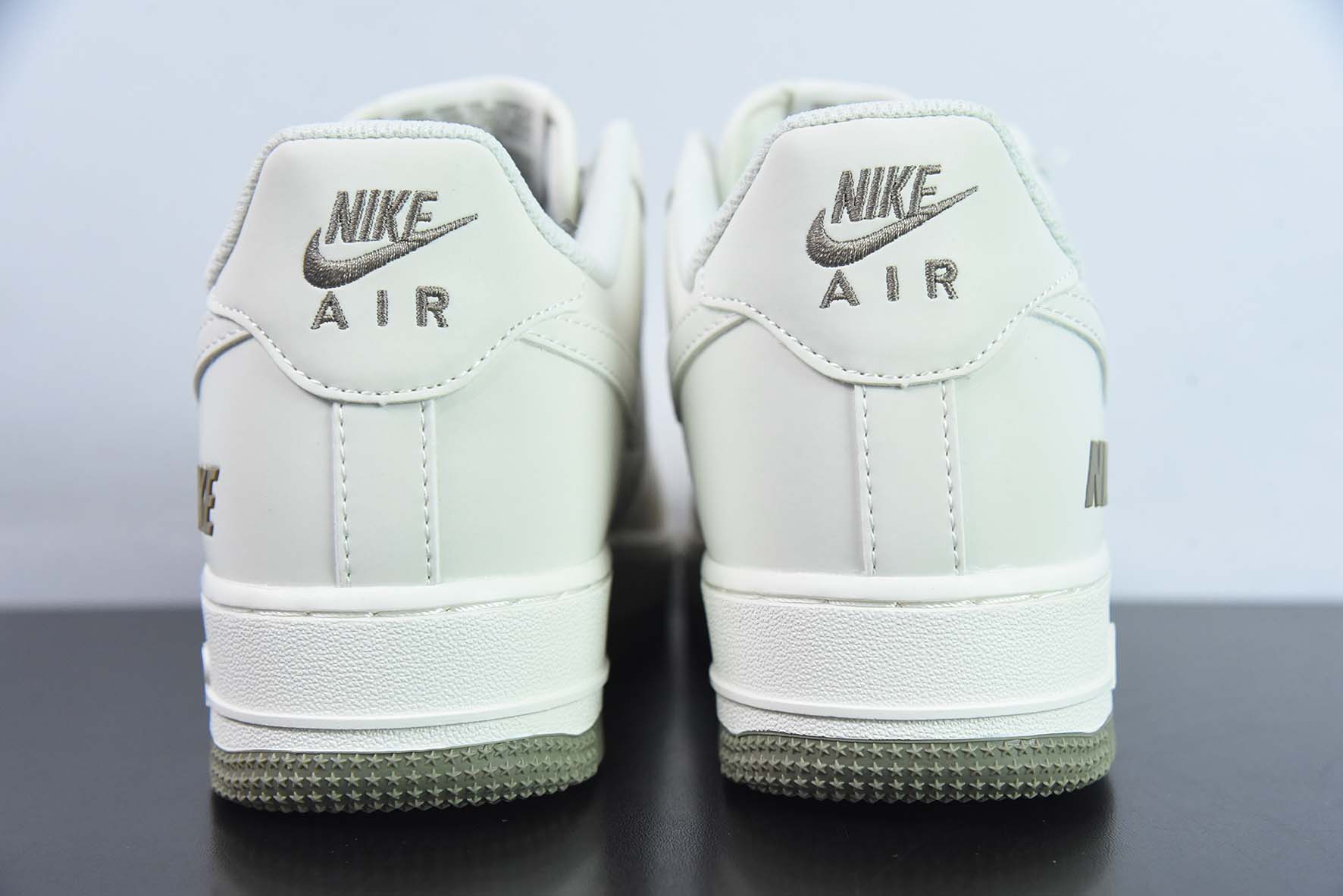 Nike Air Force 1’07 Low空军一号皮革米白咖棕NIKE反光三钩”货号:TV2306-256