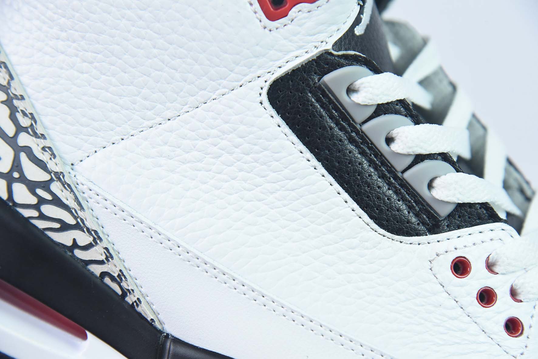 Nike Air Jordan 3 Retro"Infrared 23 AJ3代中帮“红外线水泥爆裂纹”货号:136064-123