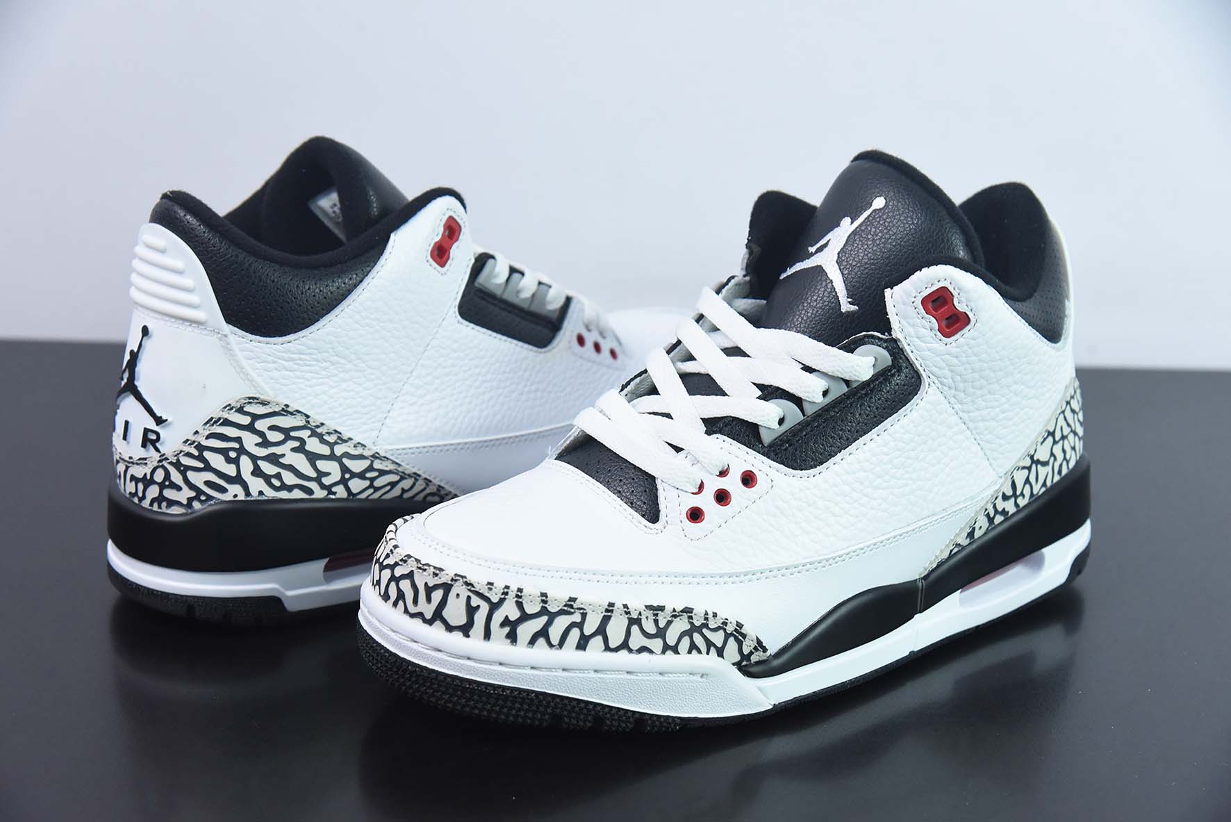 Nike Air Jordan 3 Retro"Infrared 23 AJ3代中帮“红外线水泥爆裂纹”货号:136064-123