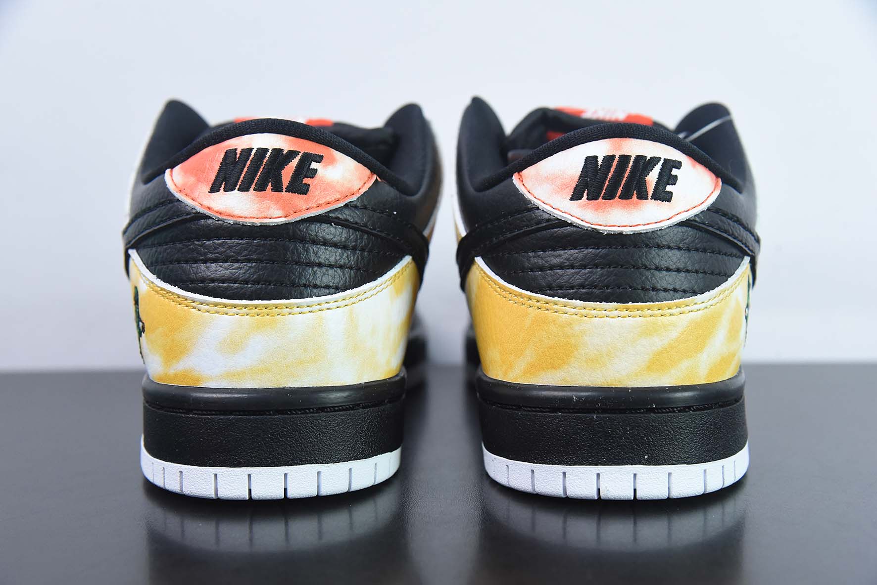 Nike SB Dunk Low Pro Leather"Raygun Tie-Dye"扣篮系列低帮休闲运动滑板板鞋“黑黄橙扎染外星人”货号:BQ6832-001