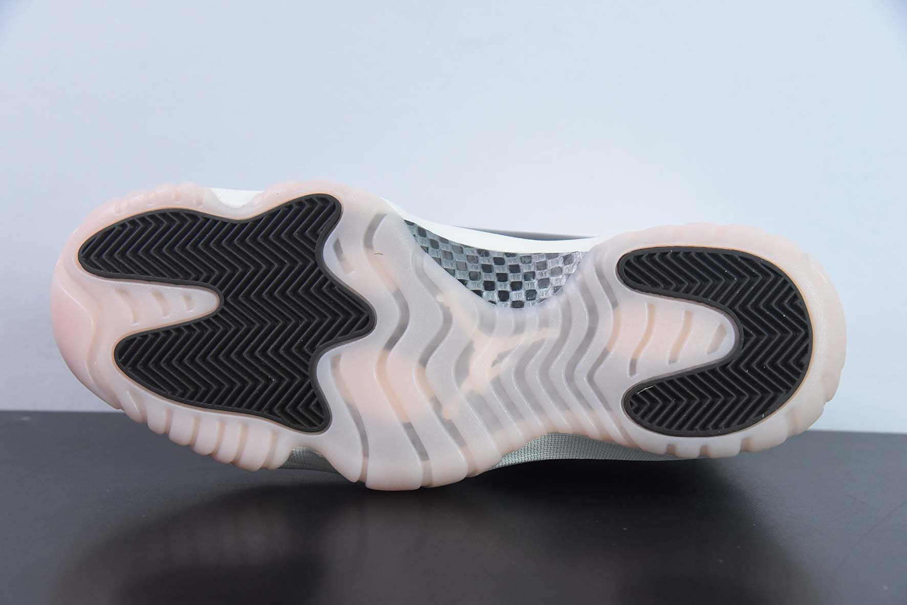 Air Jordan 11 "Neapolitan" aj11樱花粉康扣 货号:AR0715-101