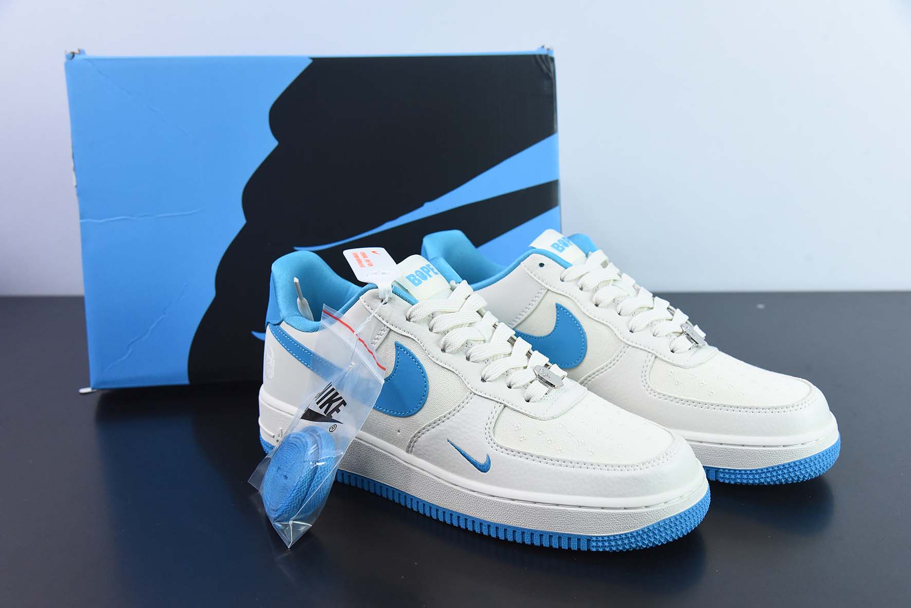 Nike Air Force 1 AF1 空军一号/低帮 白蓝 猿人头 刺绣 货号：BS9055-750