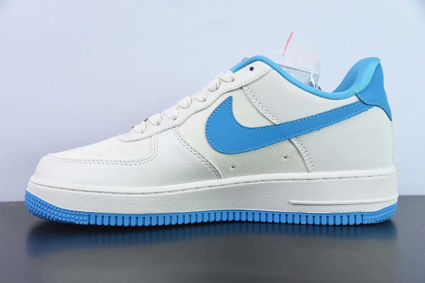 Nike Air Force 1 AF1 空军一号/低帮 白蓝 猿人头 刺绣 货号：BS9055-750