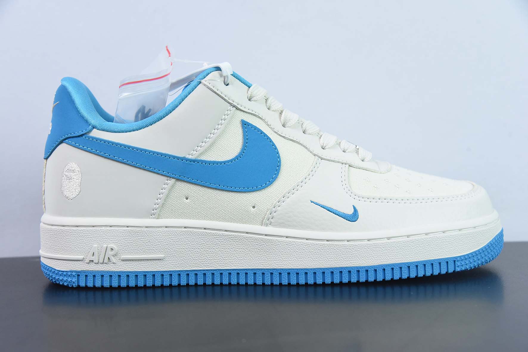 Nike Air Force 1 AF1 空军一号/低帮 白蓝 猿人头 刺绣 货号：BS9055-750