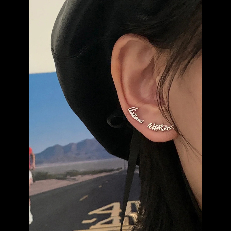 ￥88  西太后英文名书写体耳钉-白金色