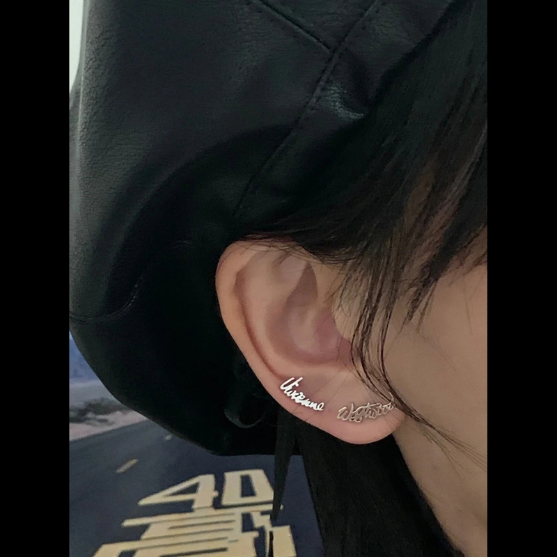 ￥88  西太后英文名书写体耳钉-白金色