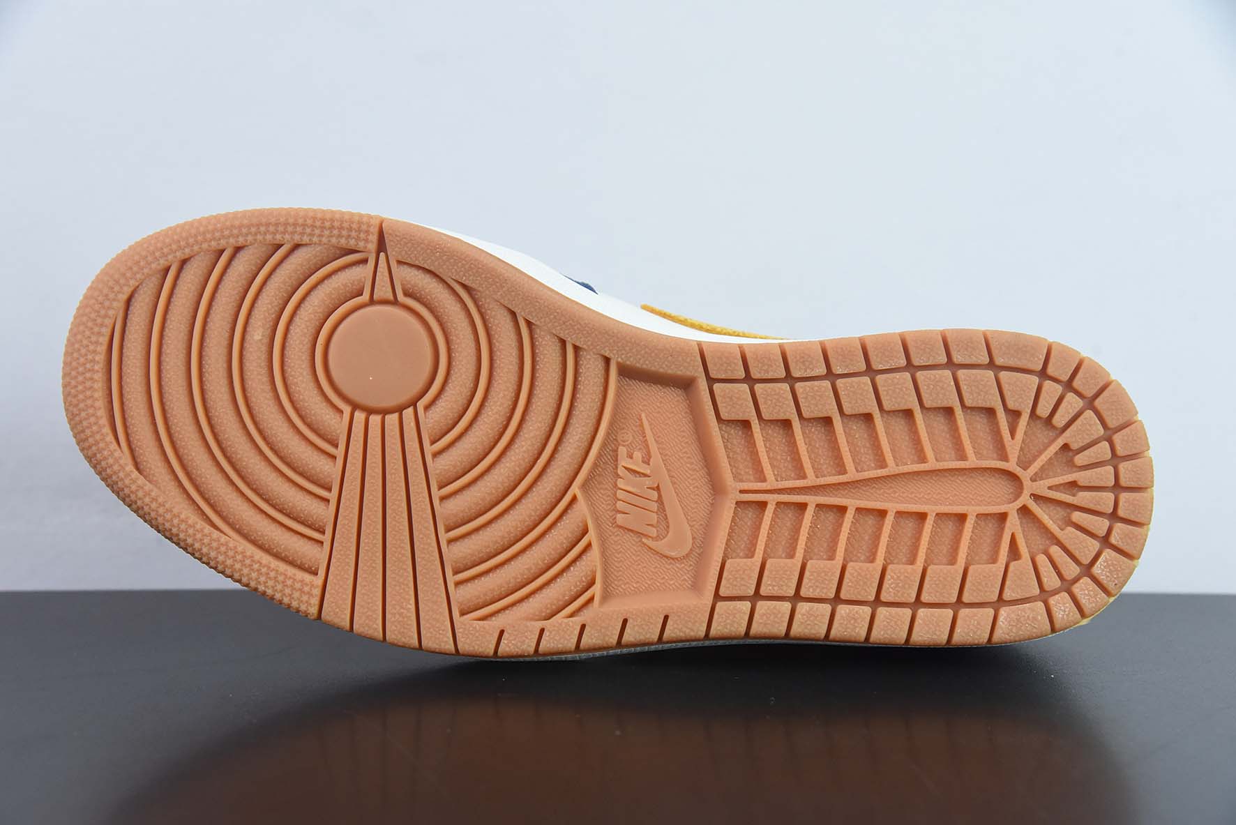 Air Jordan 1 Low OG AJ1 乔丹1代低帮白蓝黄勾爆裂纹 货号:CZ0790-103