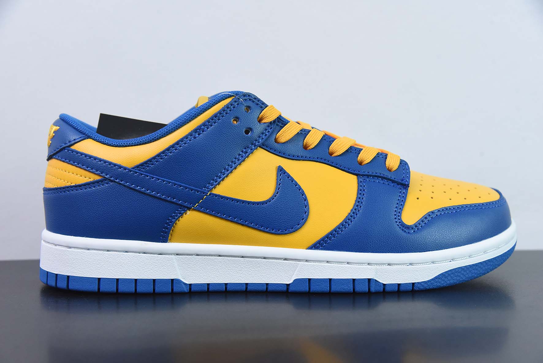 RND85414732 Nk Dunk SB Low 蓝黄拼色 SB扣碎篮板时尚休闲板鞋 货号：DD1391-402 尺码：36-46