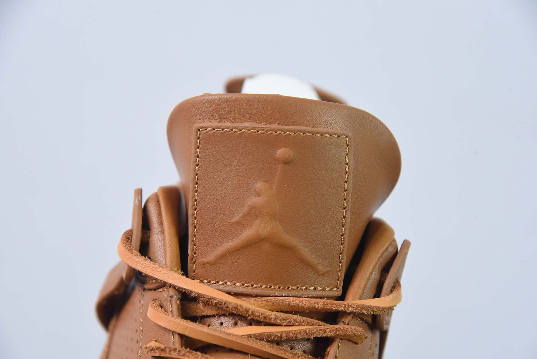 Air Jordan AJ4 Retro Snakeskin 巅峰小麦黄运动鞋 货号：819139-205