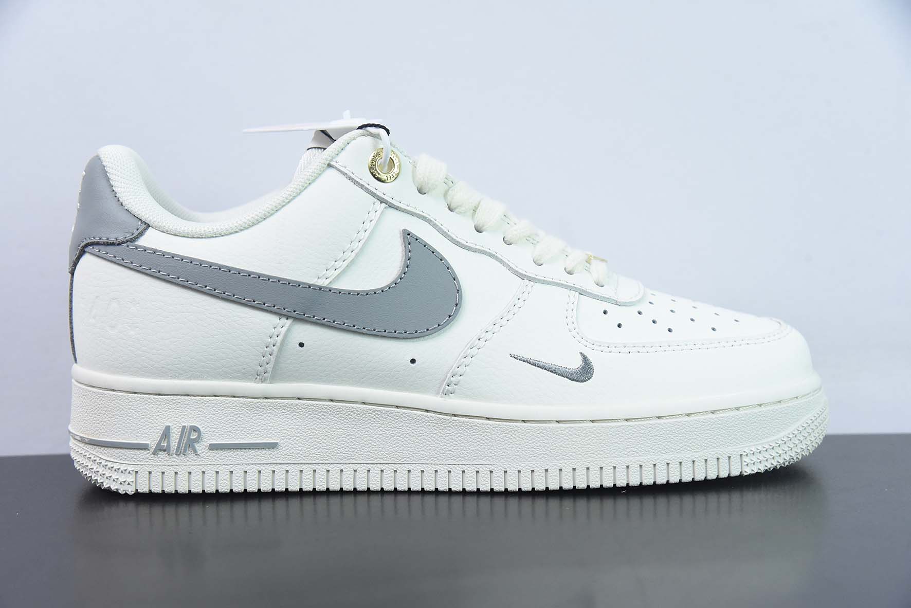 Nike Air Force 1 AF1 空军一号/低帮 白灰 刺绣 40周年纪念版货号 DQ7658-106