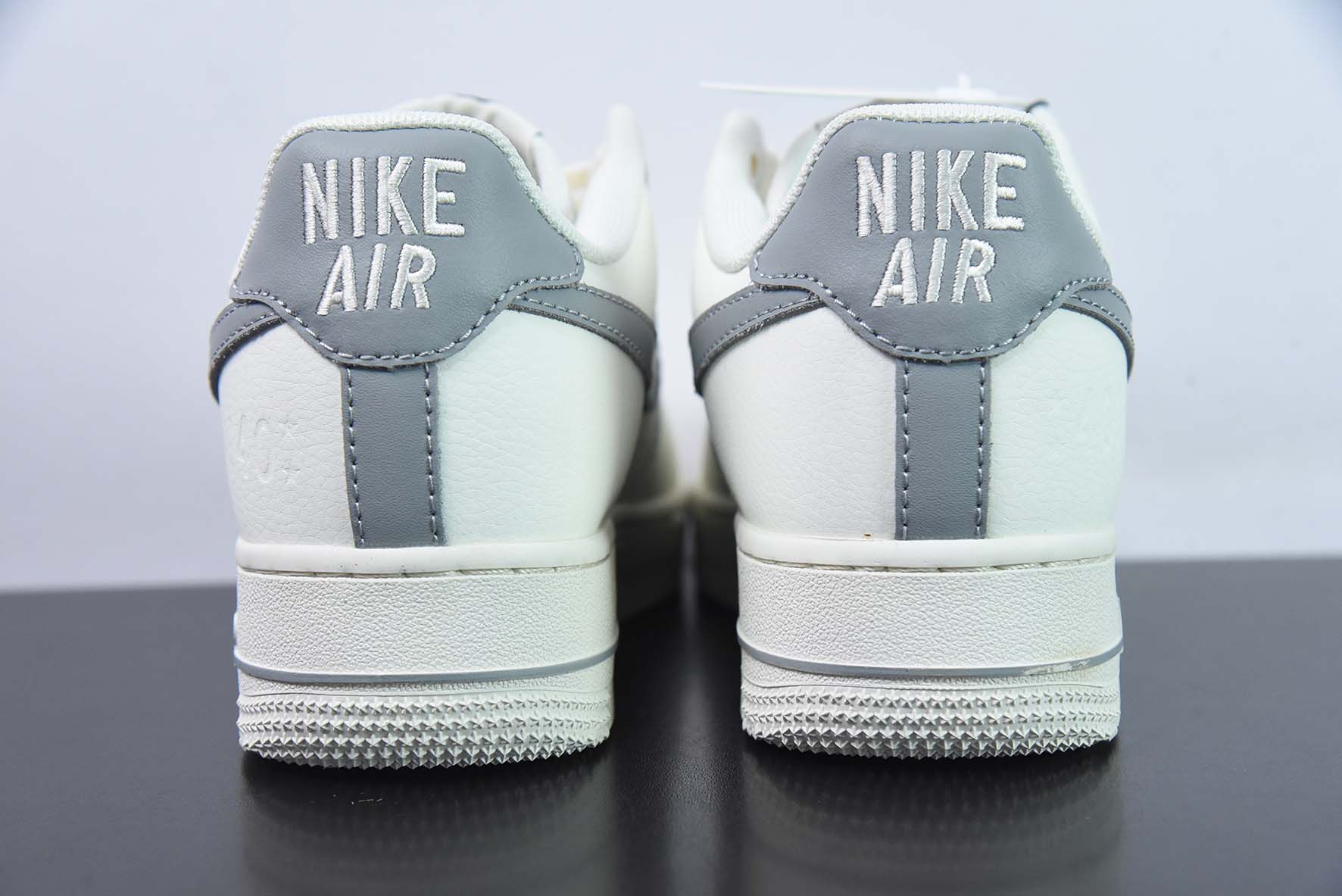 Nike Air Force 1 AF1 空军一号/低帮 白灰 刺绣 40周年纪念版货号 DQ7658-106