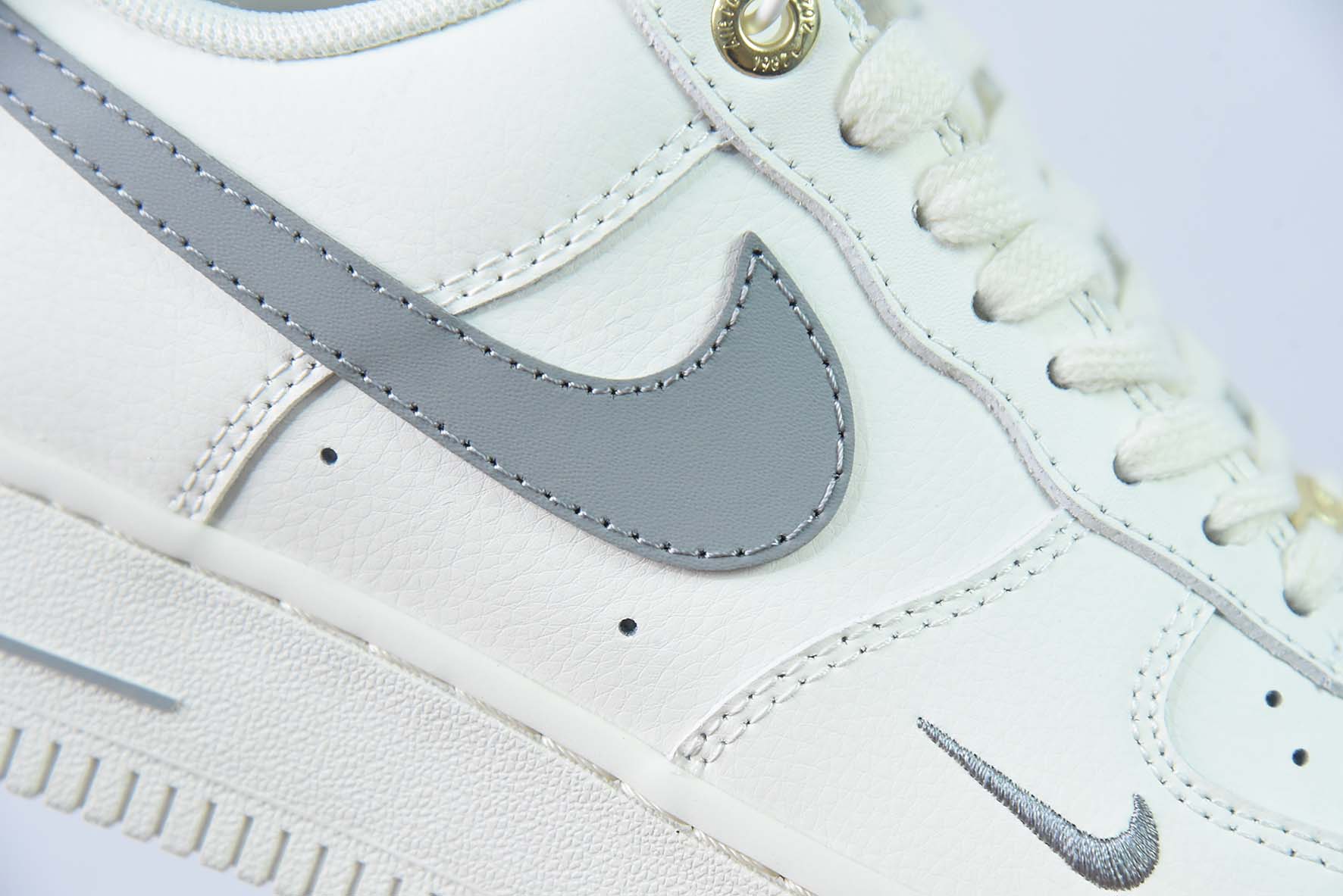 Nike Air Force 1 AF1 空军一号/低帮 白灰 刺绣 40周年纪念版货号 DQ7658-106