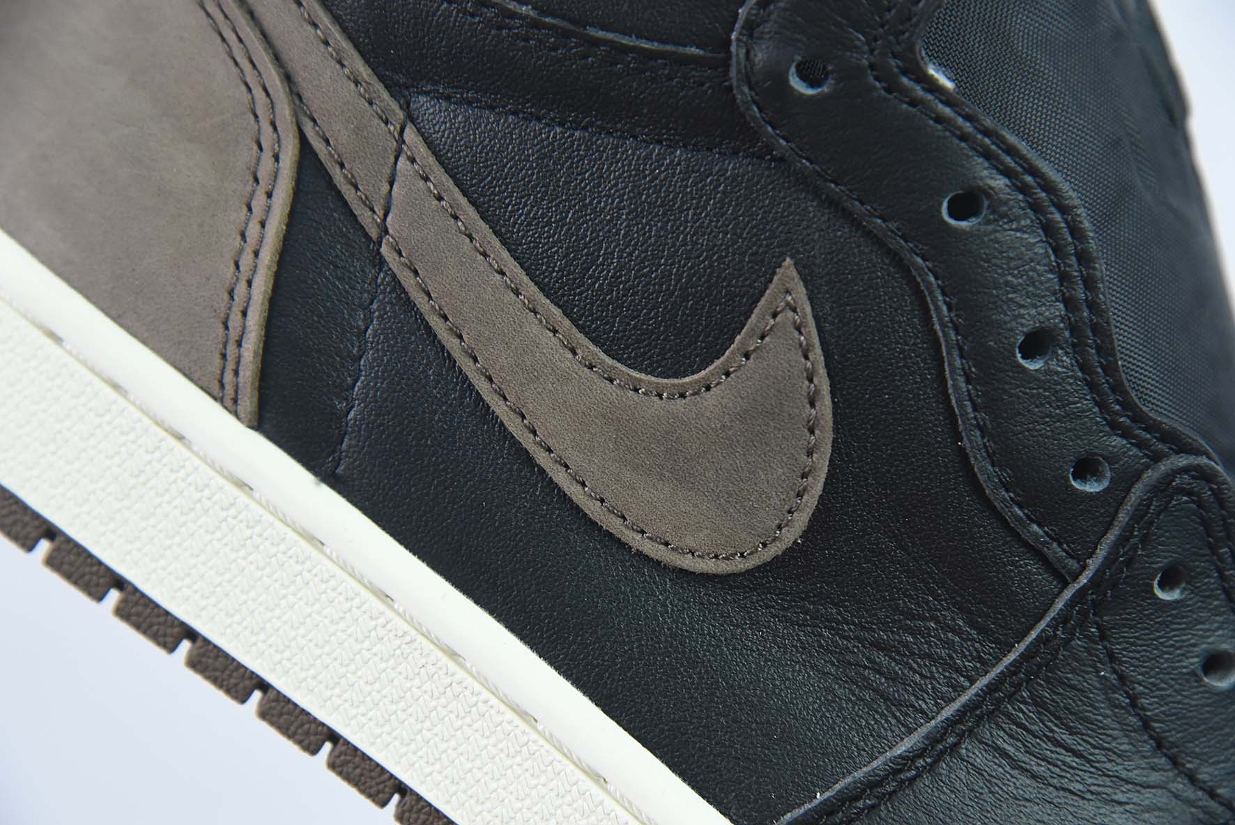 ir Jordan 1 High  AJ1 高帮 摩卡 棕黑货号：DZ5485-020