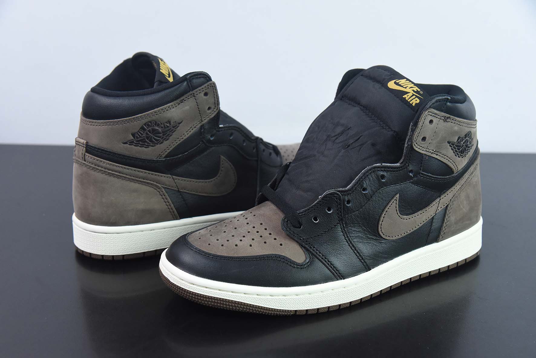 ir Jordan 1 High  AJ1 高帮 摩卡 棕黑货号：DZ5485-020