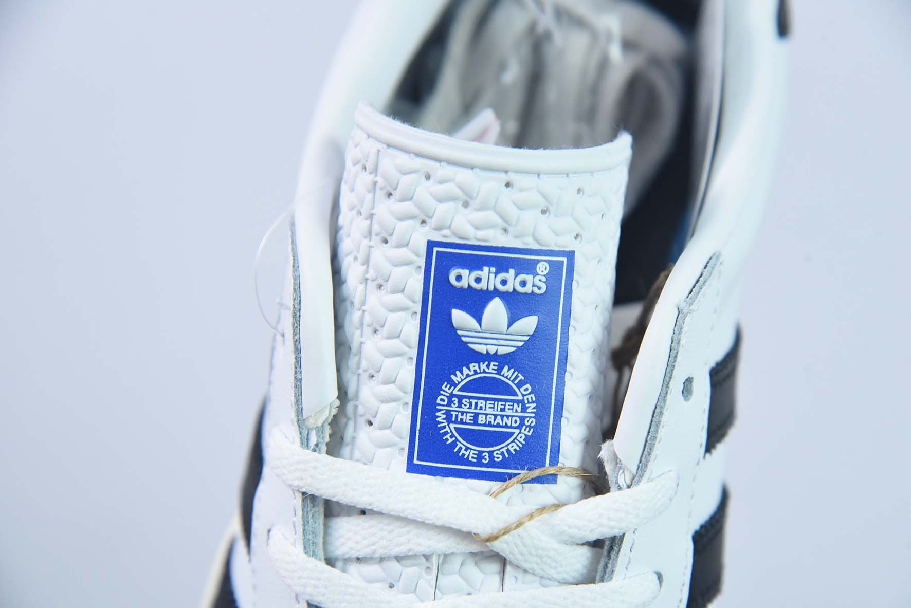 adidas Originals Gazelle INdoor 纯原版本 三叶草休闲防滑耐磨低帮板鞋货号: FV1242
