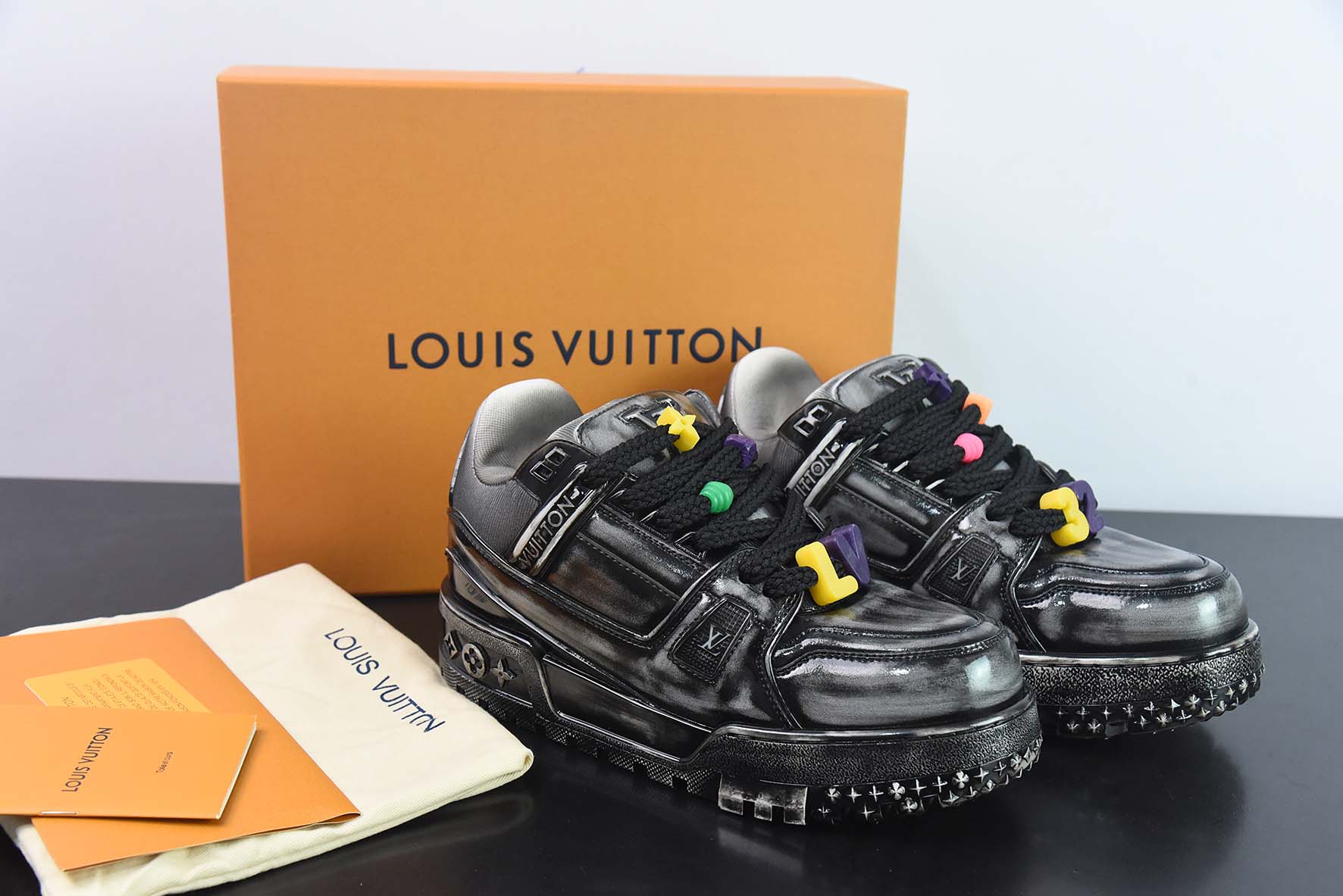LV 路易威登 Trainer Maxi 小胖丁系列面包鞋