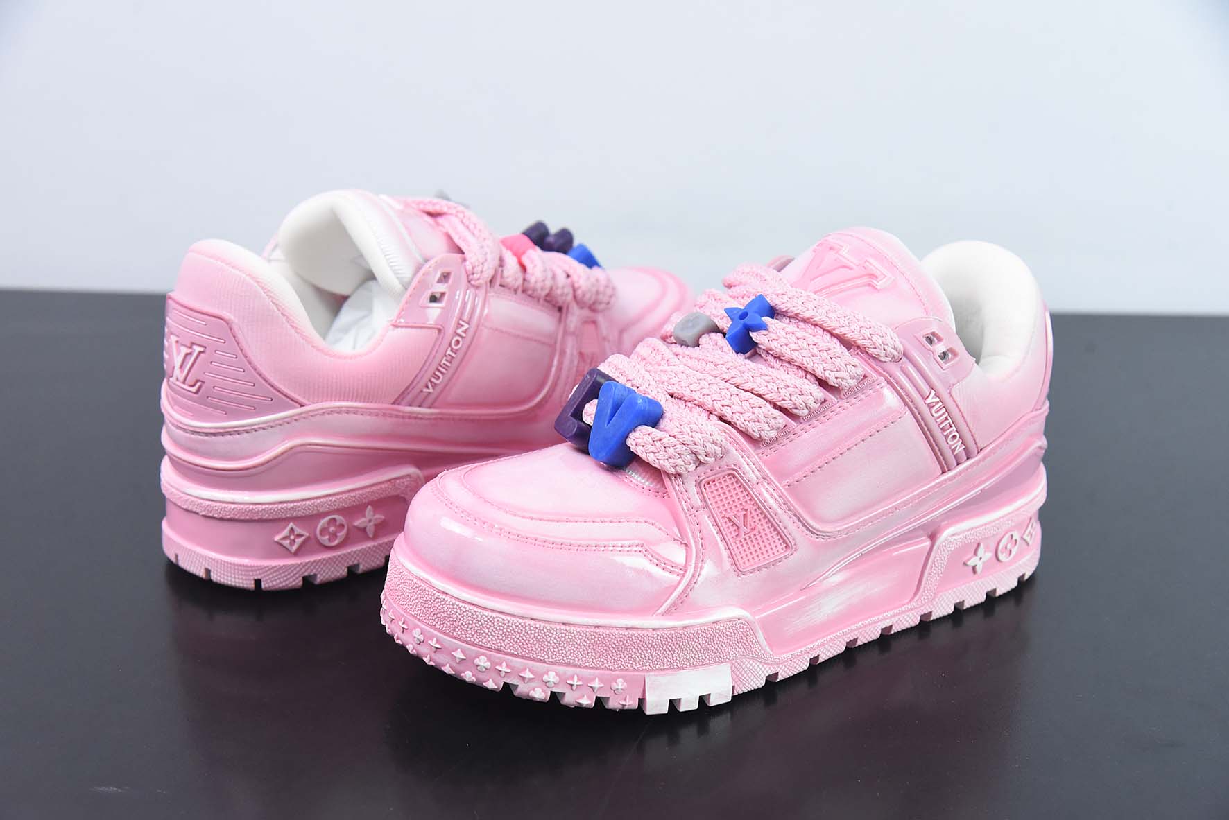 LV 路易威登 Trainer Maxi 小胖丁系列面包鞋