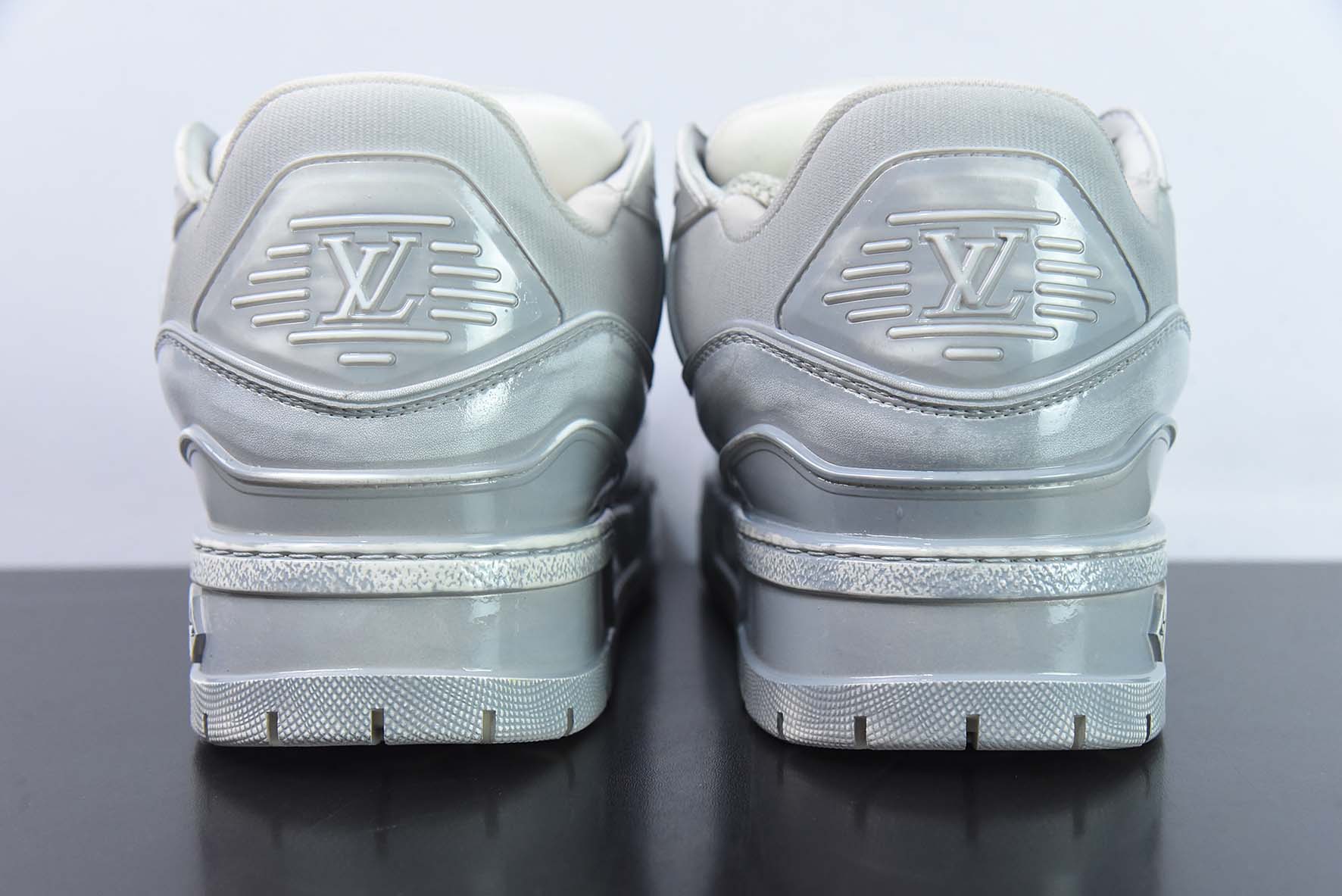 LV 路易威登 Trainer Maxi 小胖丁系列面包鞋