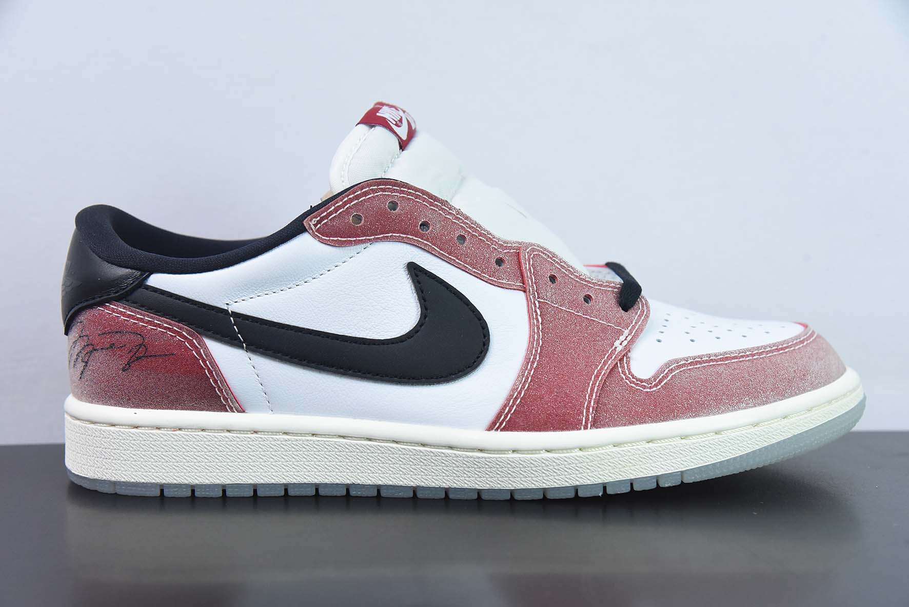 Air Jordan AJ1 Retro Low OG 乔丹之子白红运动鞋 货号：FN0432-017