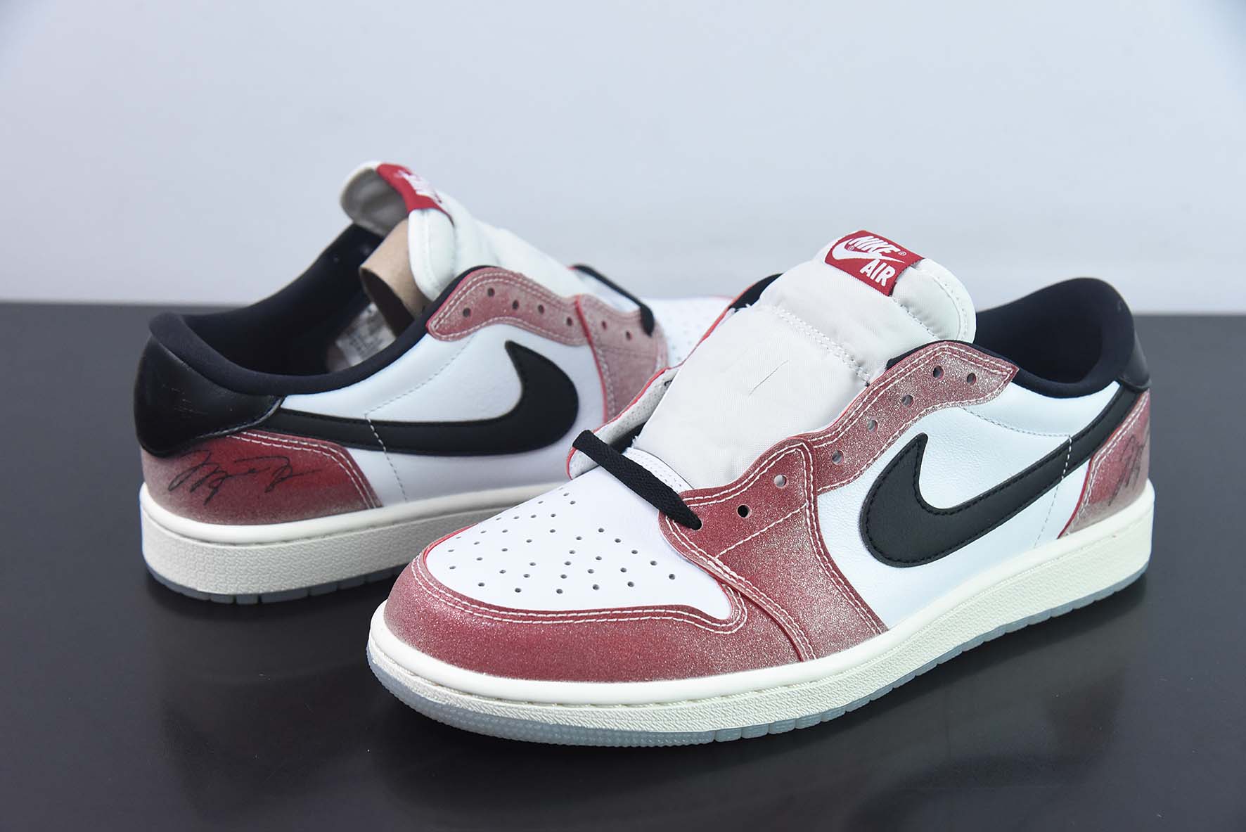 Air Jordan AJ1 Retro Low OG 乔丹之子白红运动鞋 货号：FN0432-017