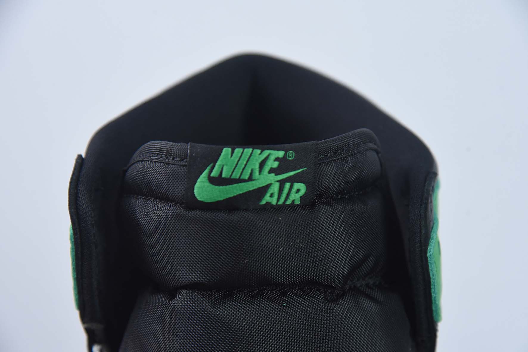 Air Jordan AJ1 Retro High 高帮白绿黑高帮鞋 货号：DZ5485-031