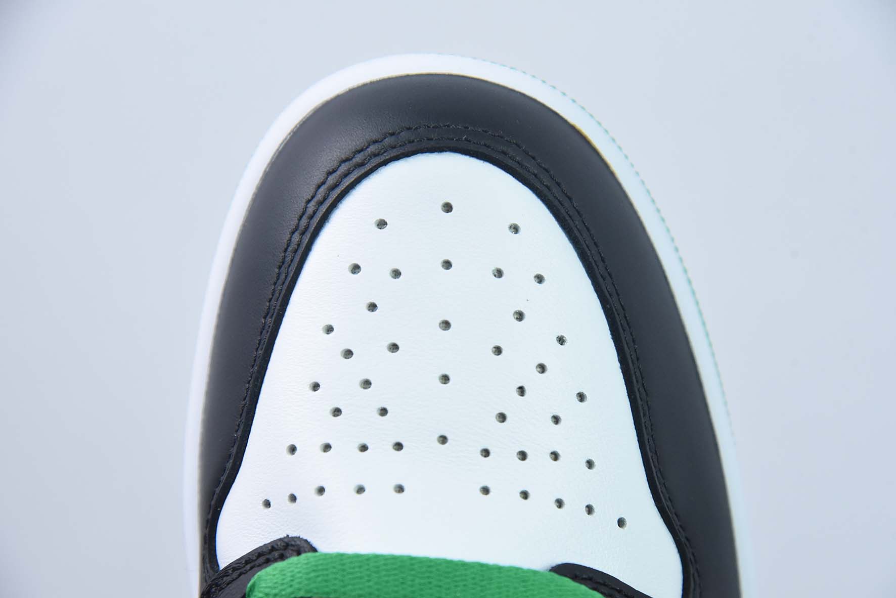 Air Jordan AJ1 Retro High 高帮白绿黑高帮鞋 货号：DZ5485-031